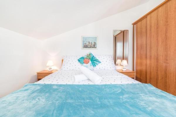 One Bedroom Apartment