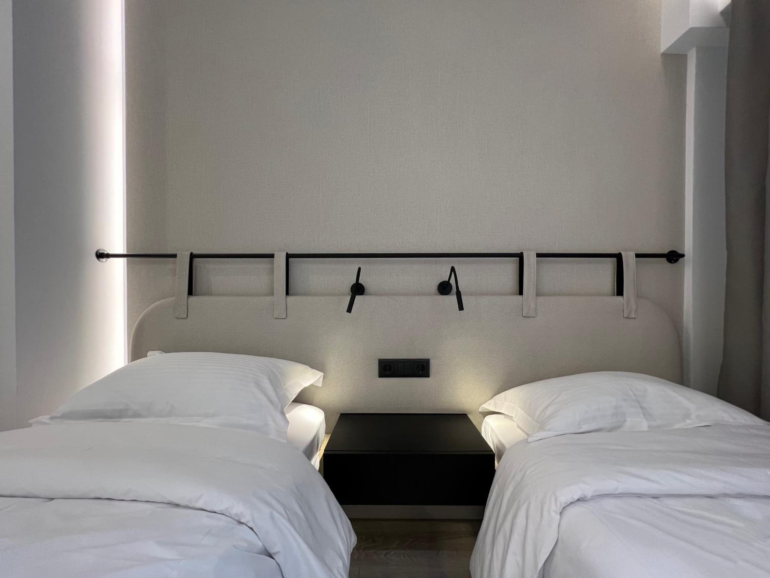 Twin Room - Photo 5