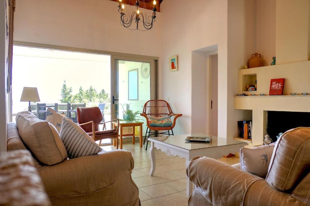 Three-Bedroom Villa photo 1