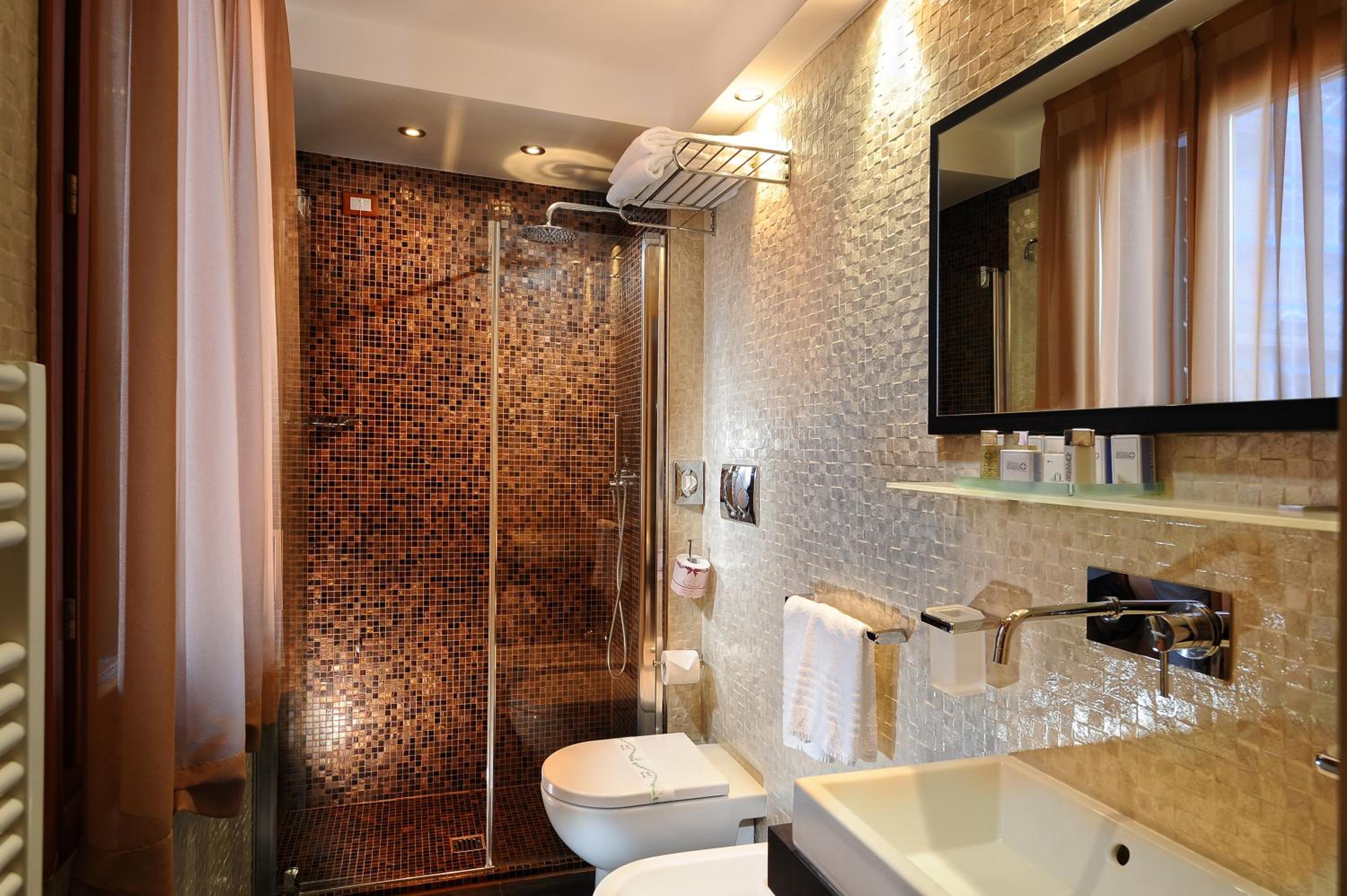 Deluxe Double or Twin Room photo 2