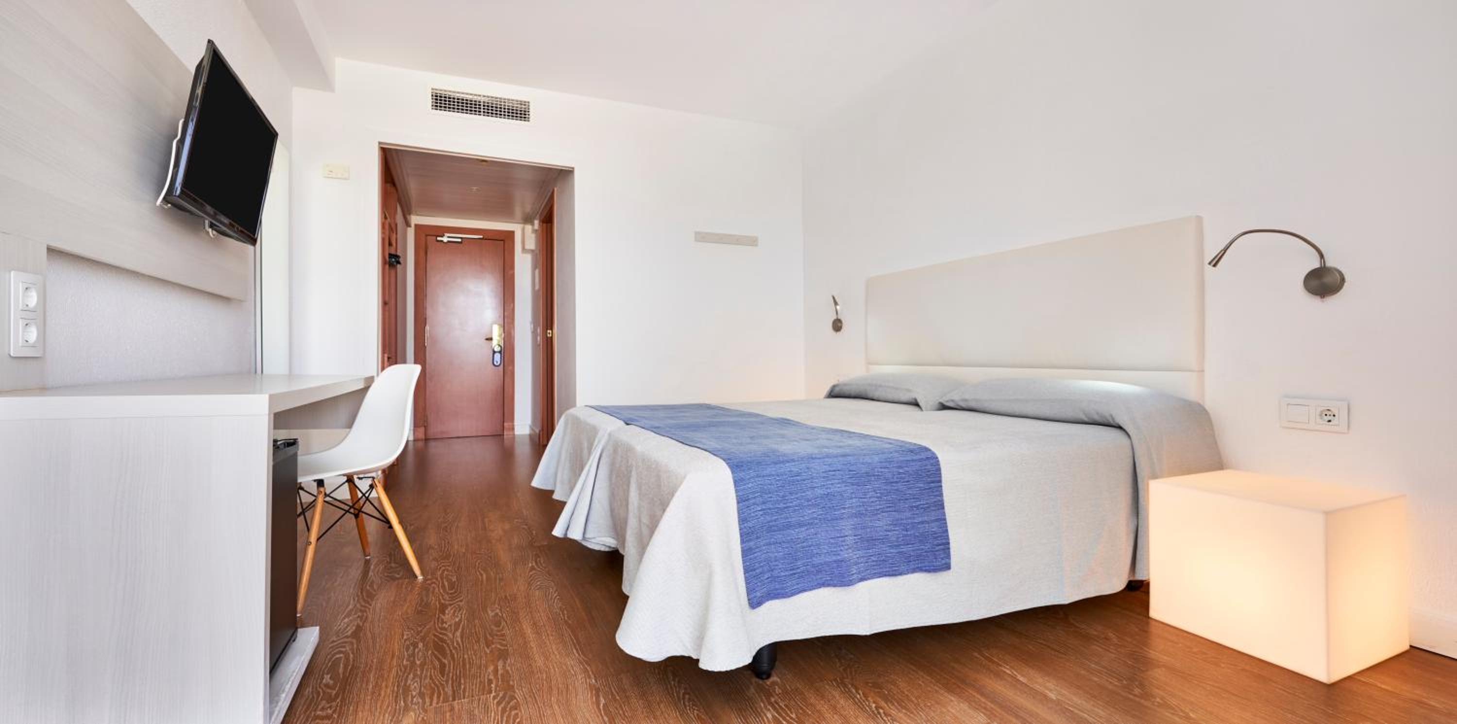 Habitación Doble con Vista al Mar (3 Adultos)