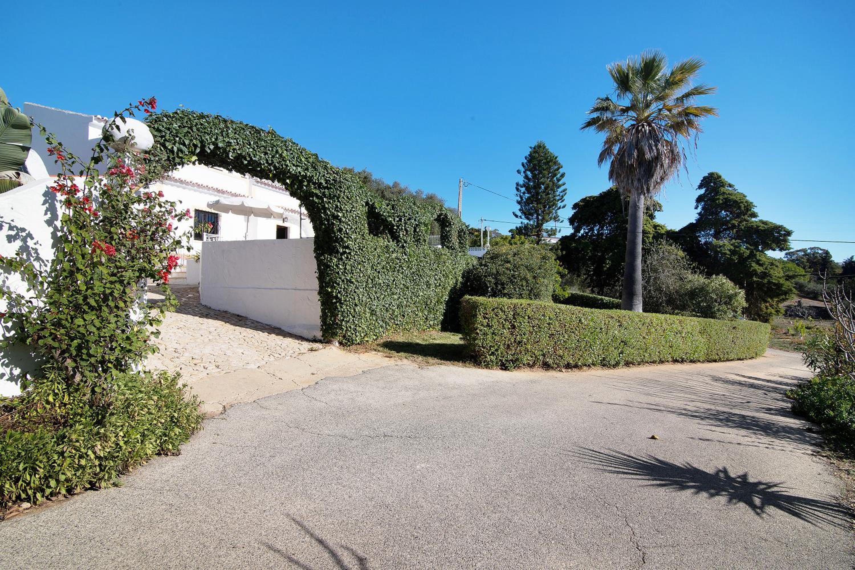 Villa with Garden View - Photo 18