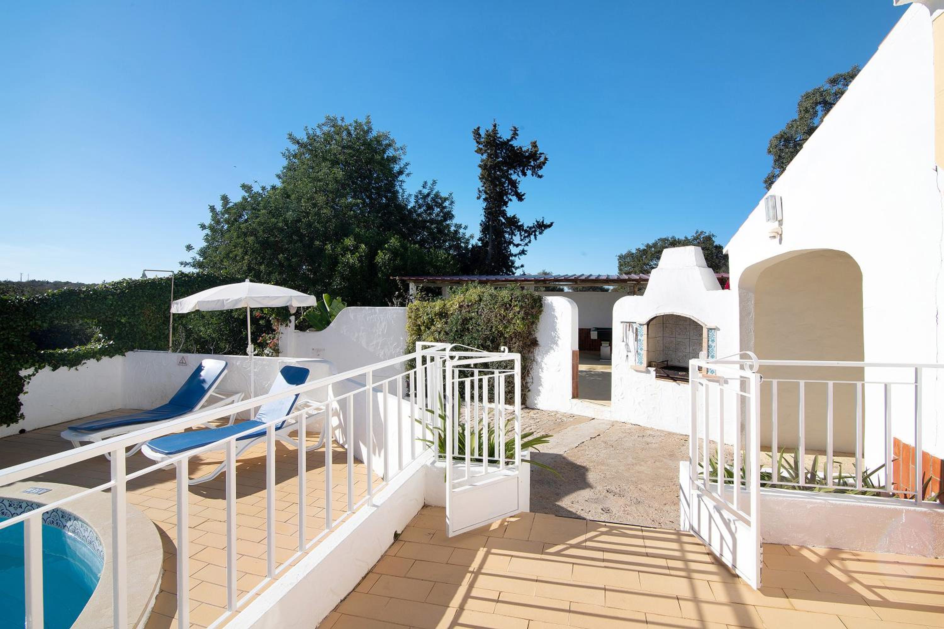 Villa with Garden View - Photo 10