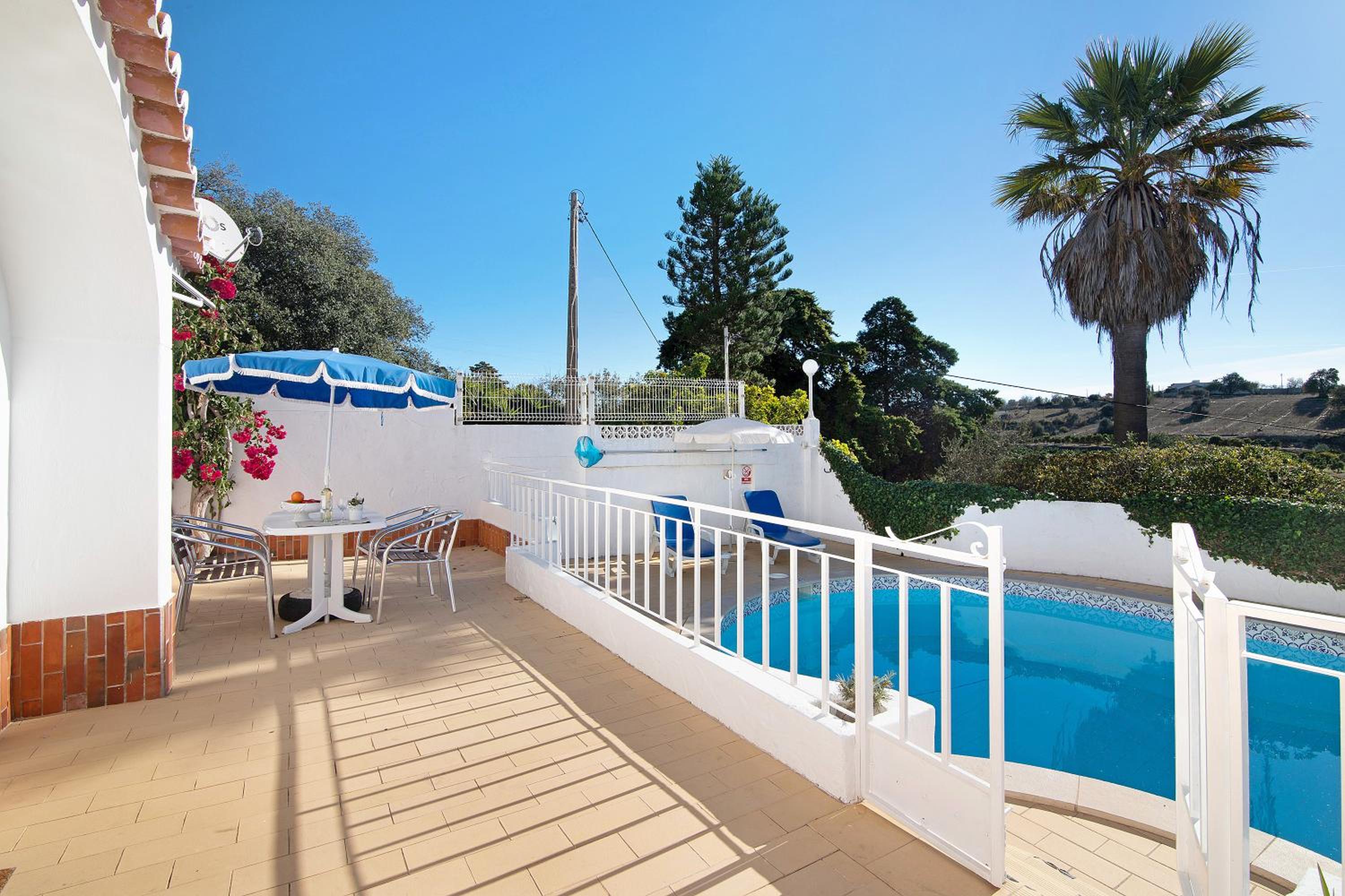 Villa with Garden View - Photo 11