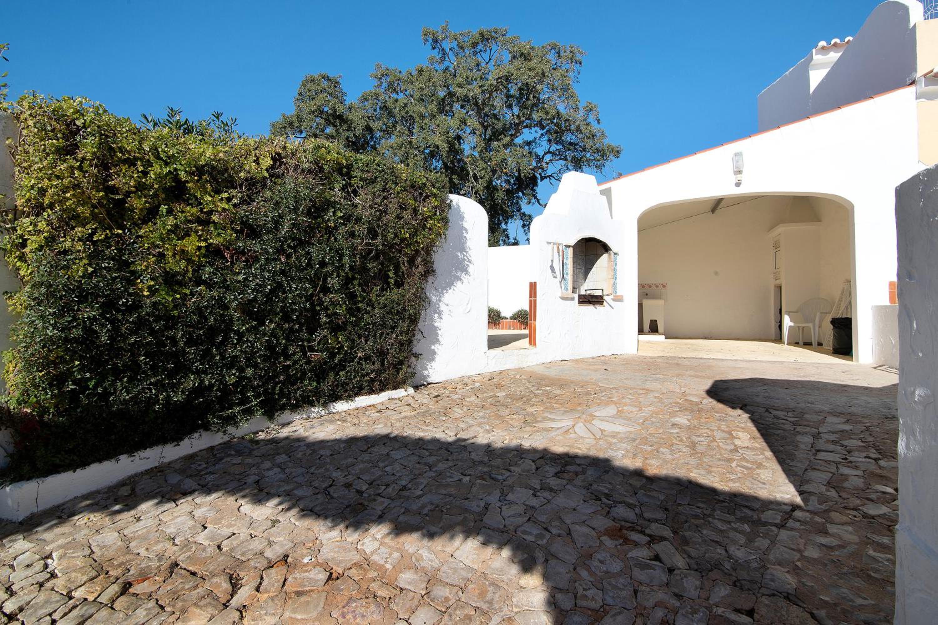 Villa with Garden View - Photo 16