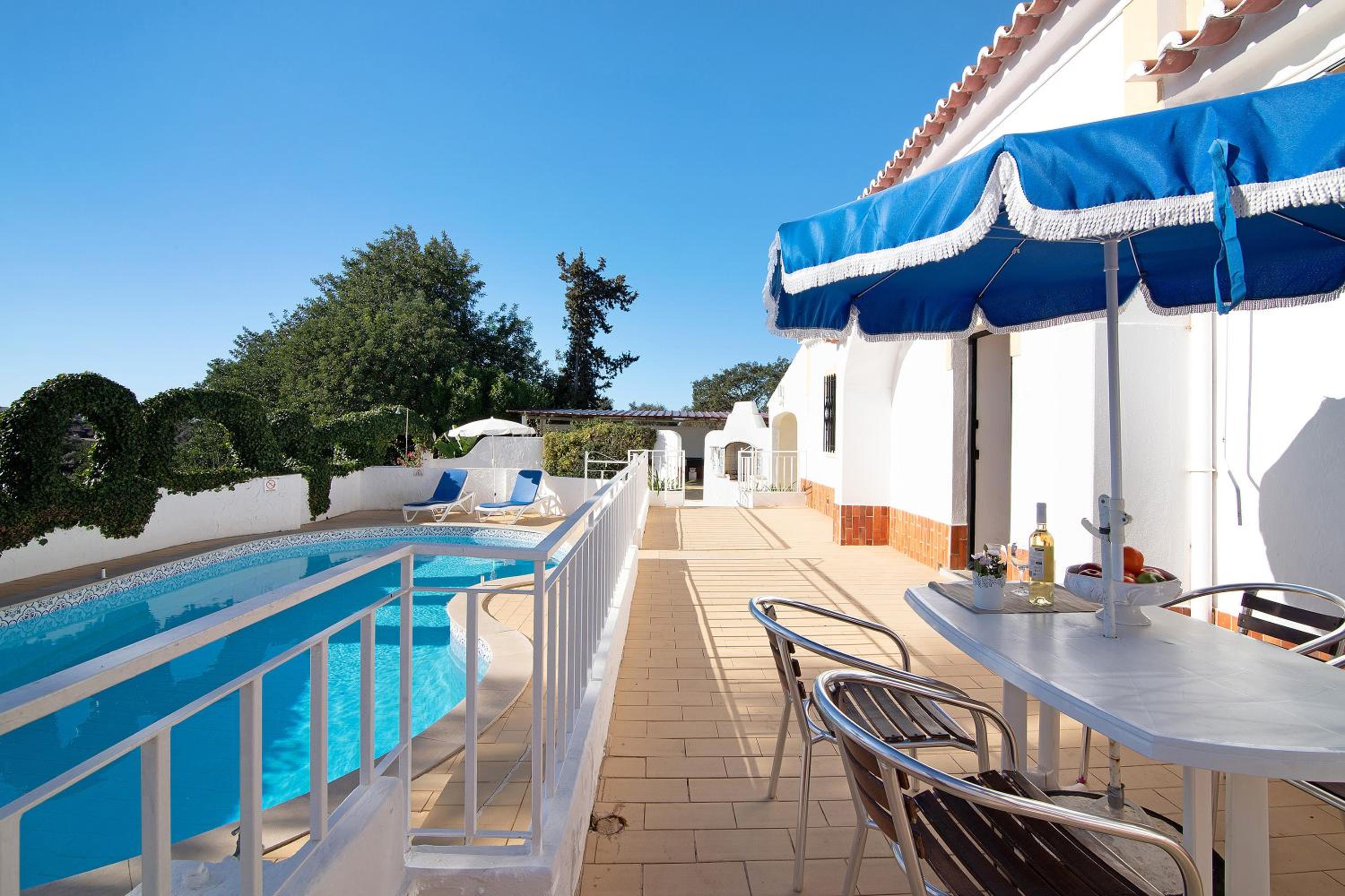 Villa with Garden View - Photo 12