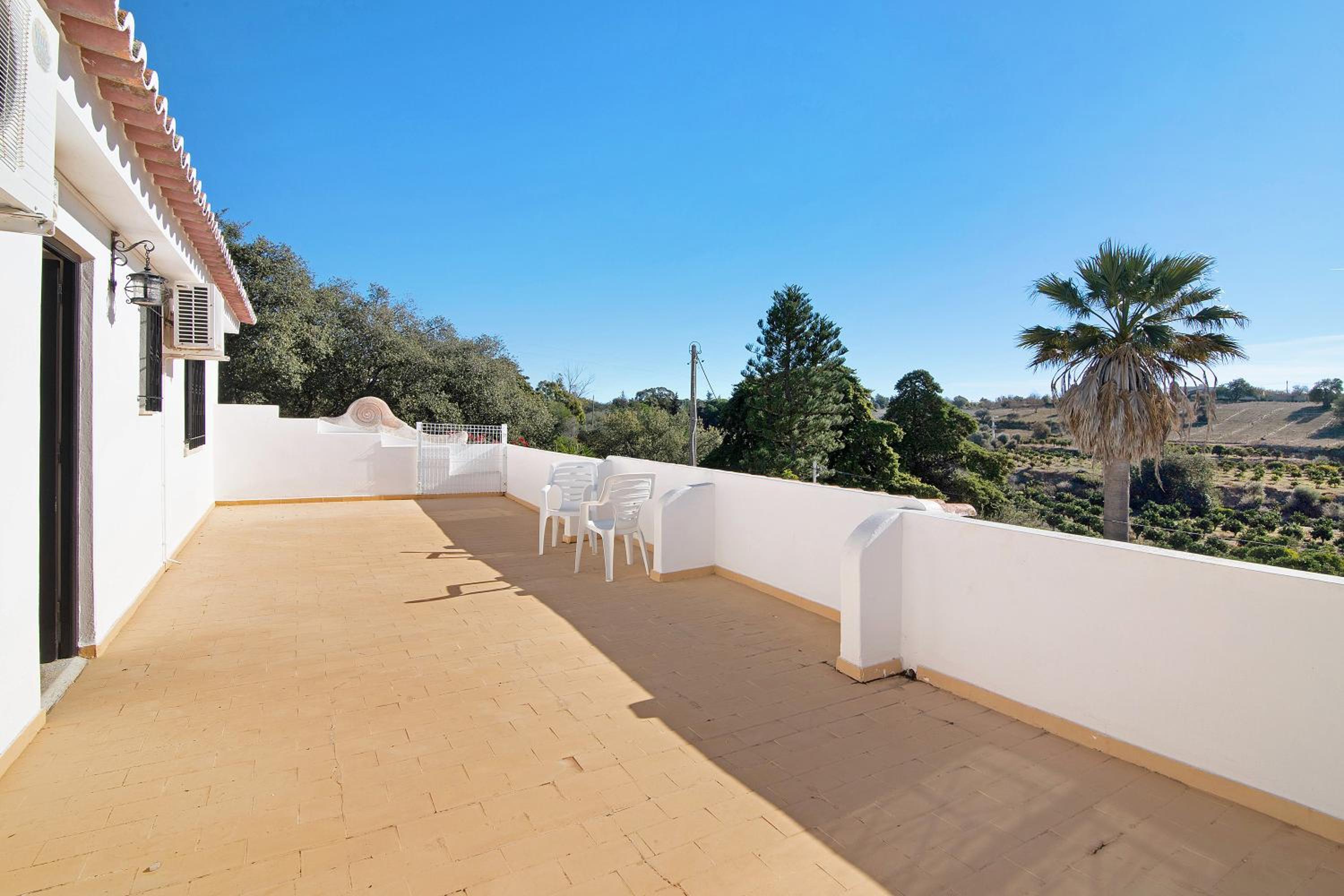 Villa with Garden View - Photo 9