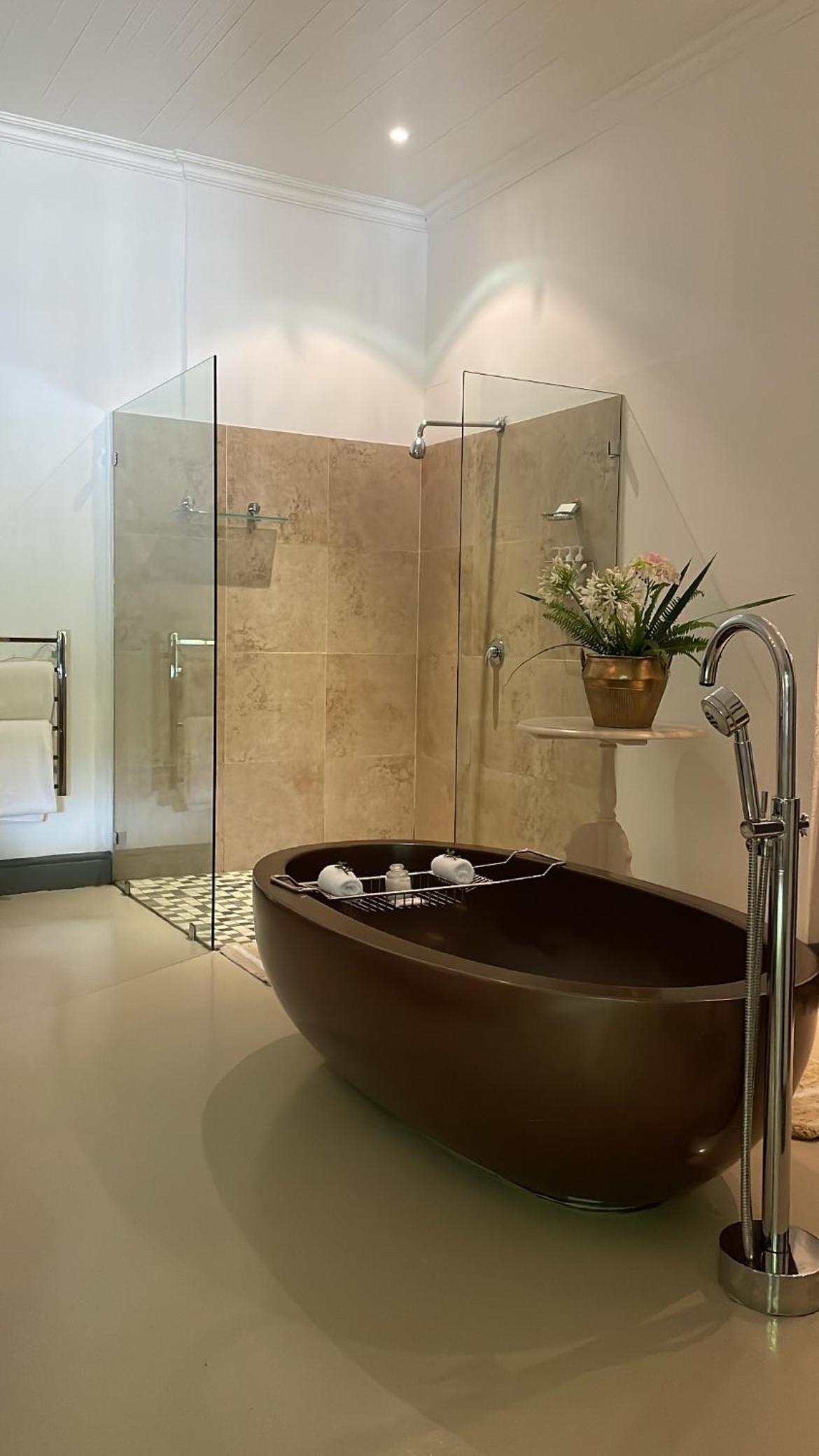 Superior Suite 7 - Photo 4