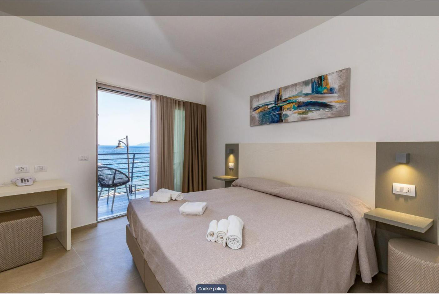 Double or Twin Room with Sea View