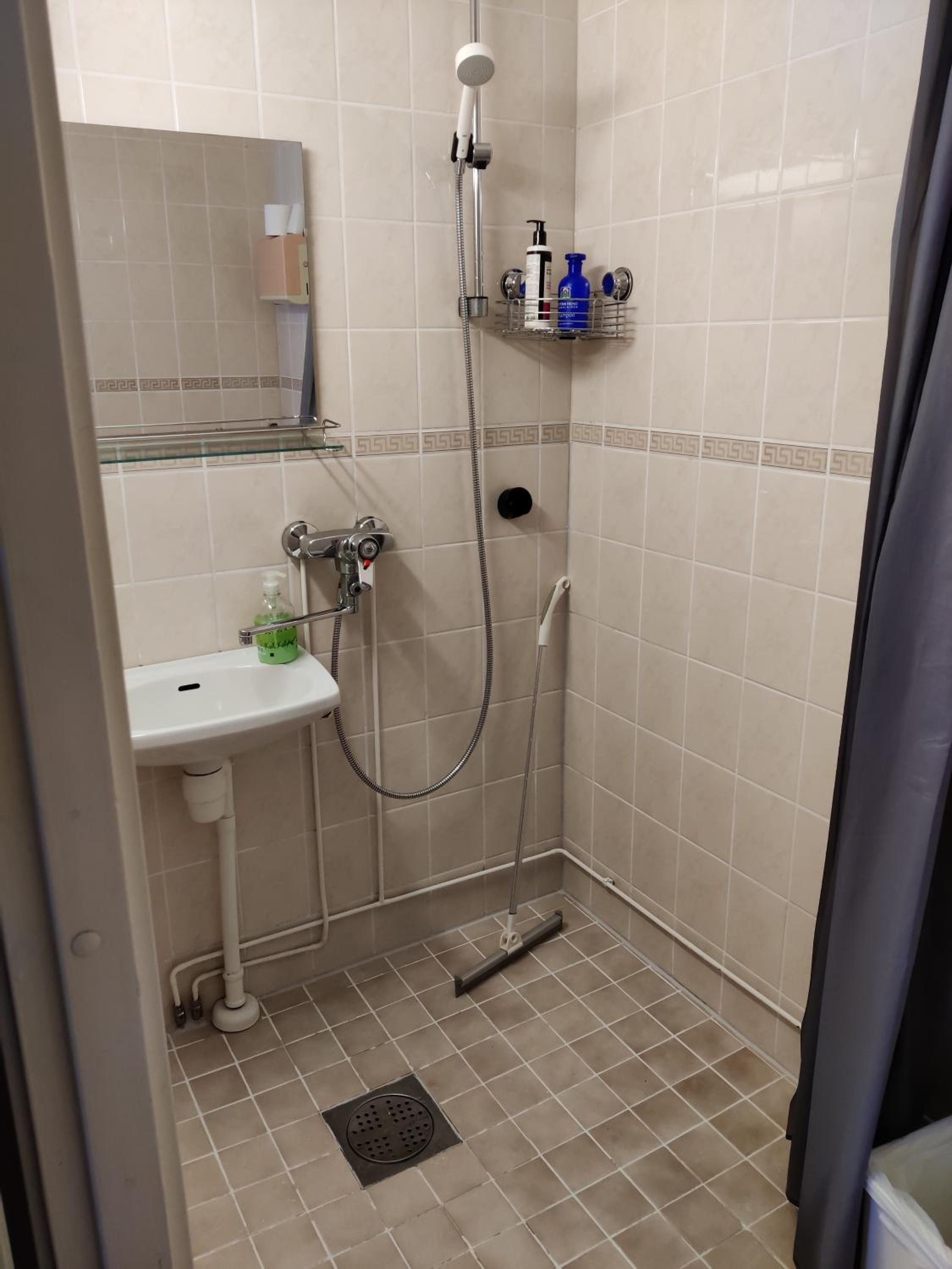 Standard Twin Room - Photo 1