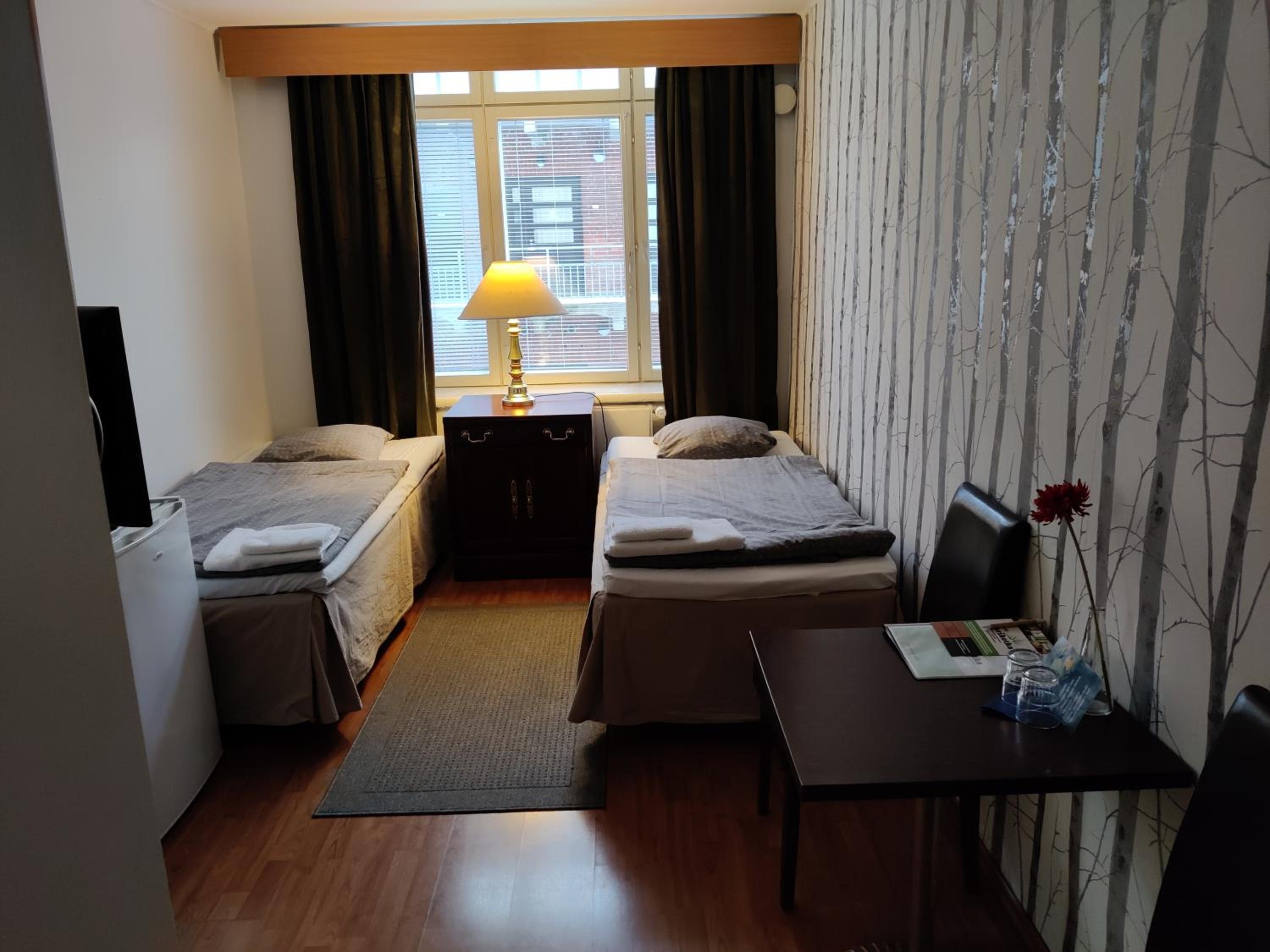 Standard Twin Room - Photo 3