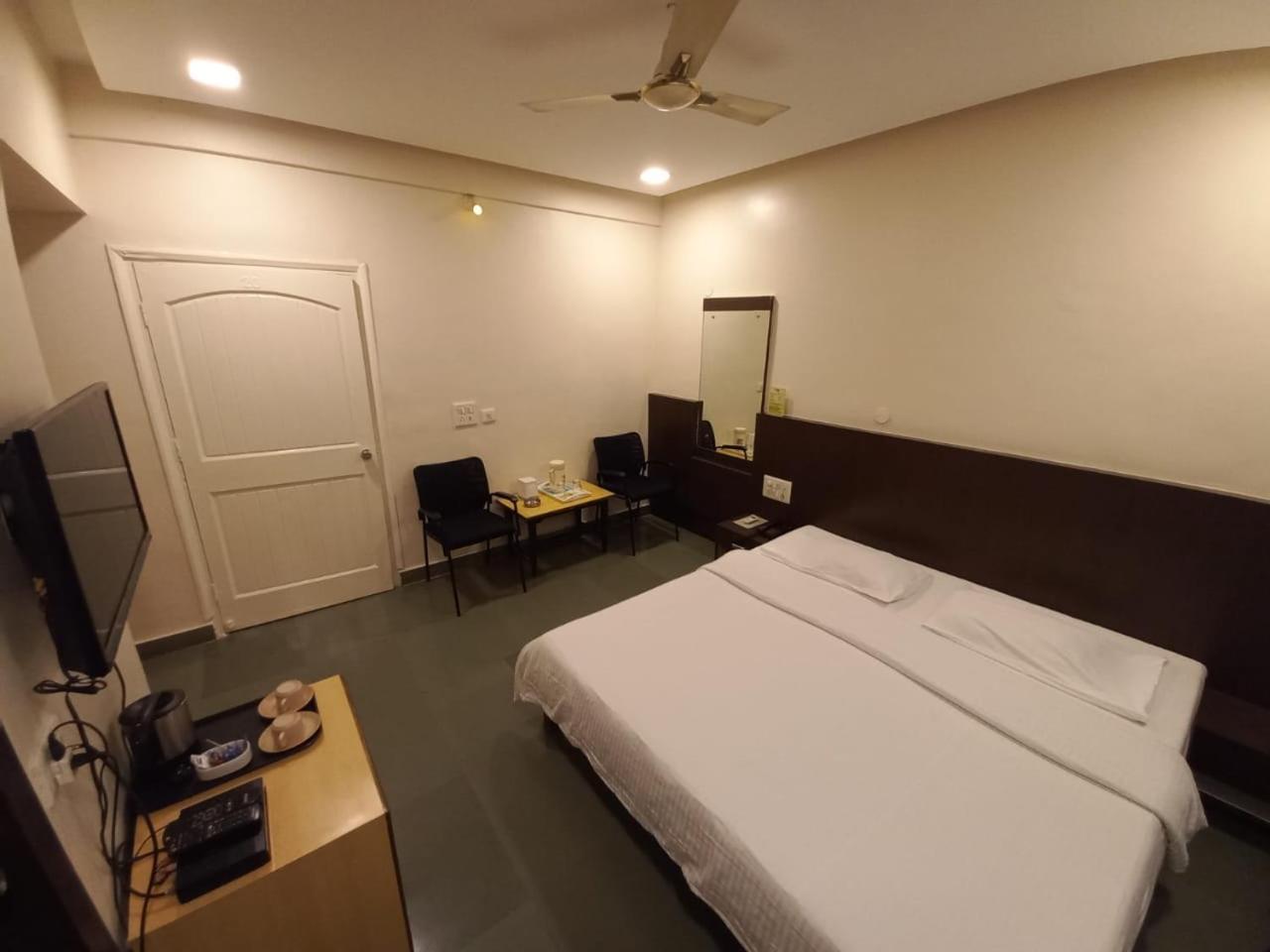 Standard Double Room photo 3