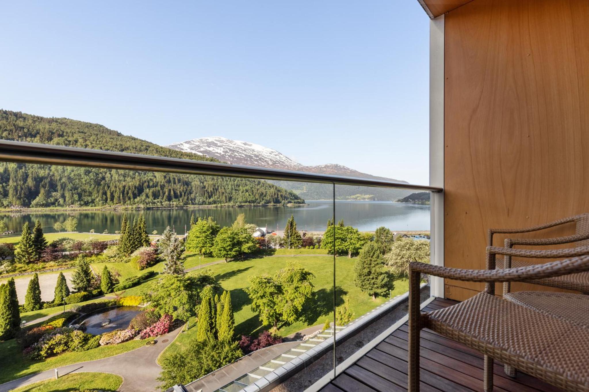 Superior Double with Balcony and Fjord View - Photo 4