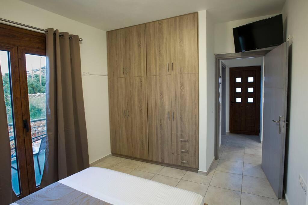 One-Bedroom House photo 1