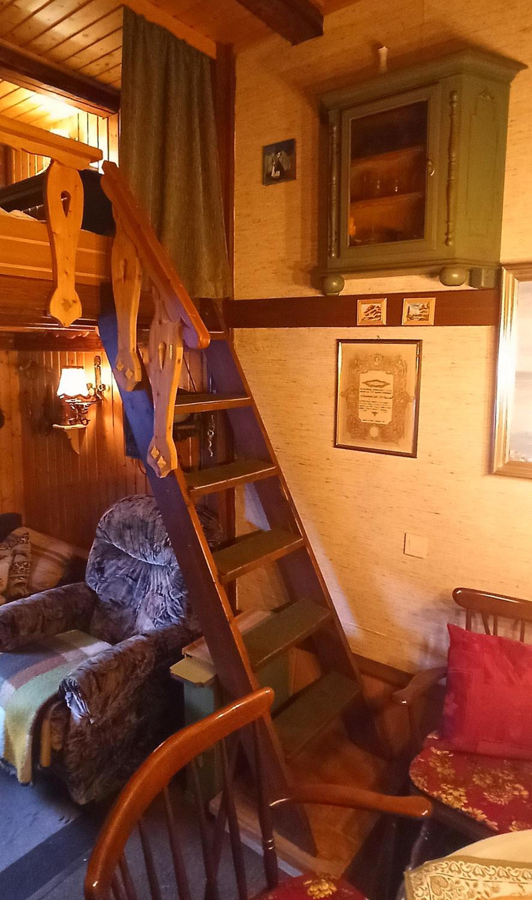 One-Bedroom House - Photo 45