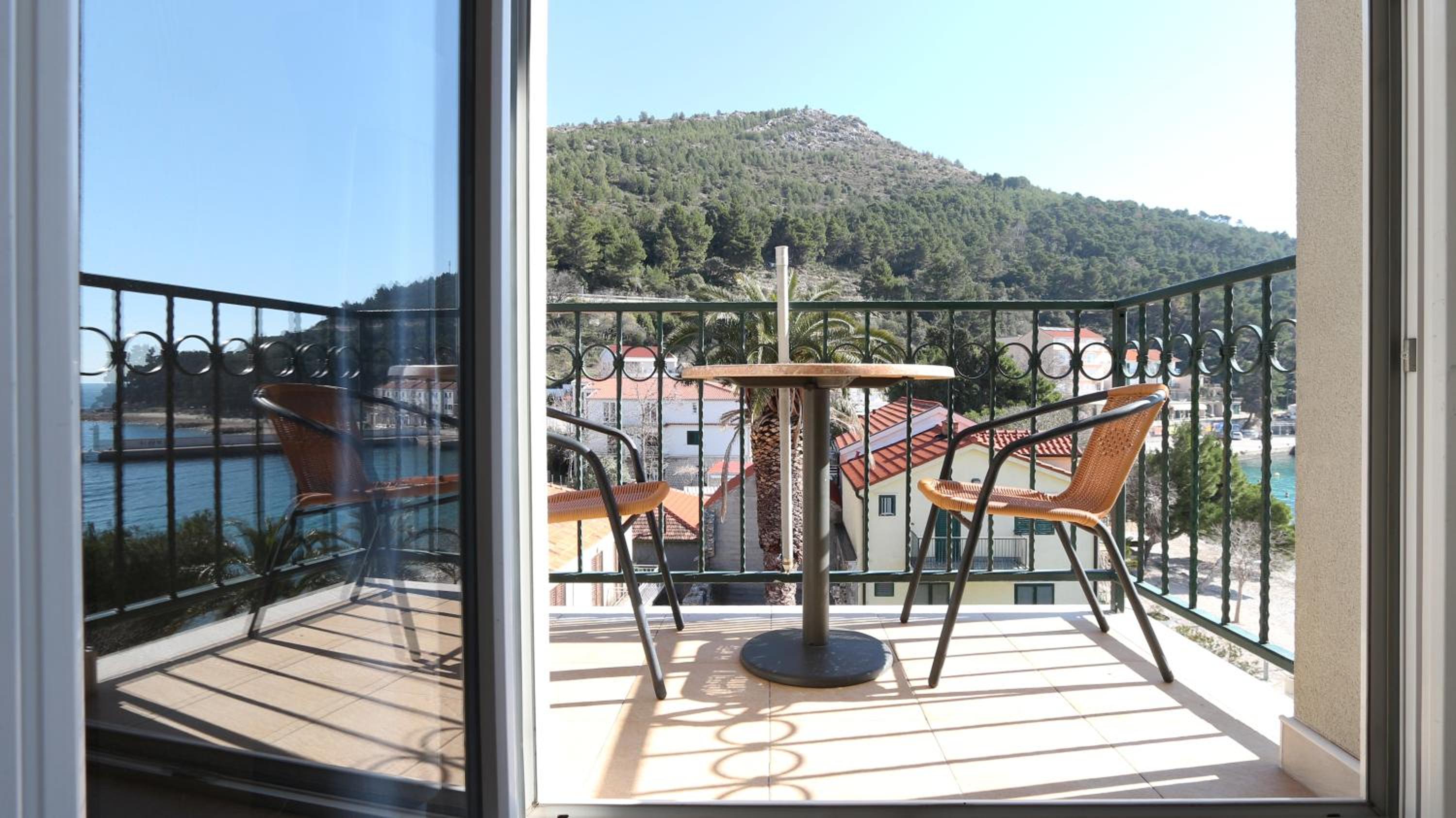 Studio with Balcony photo 3