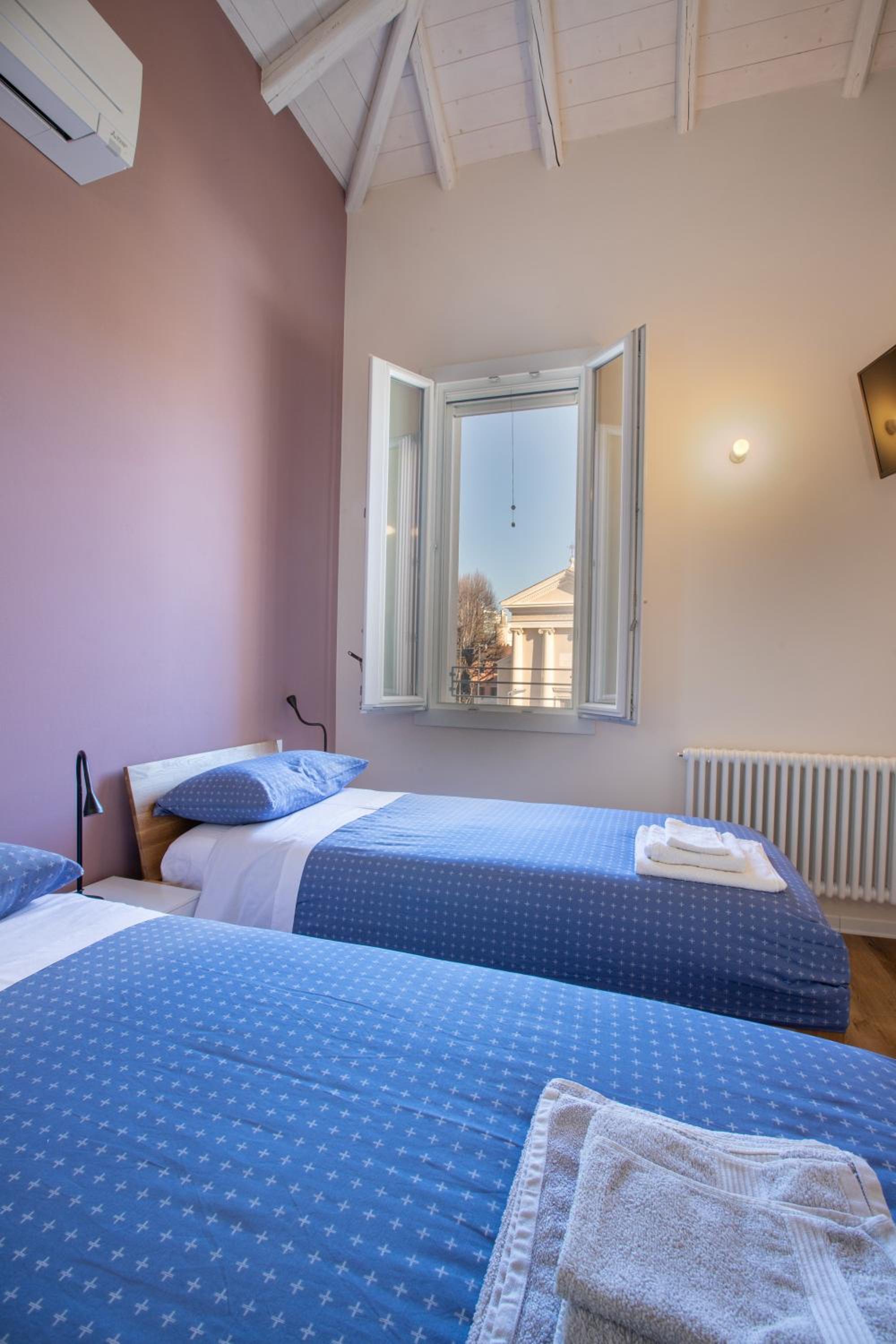 Double Room with Private Bathroom photo 3