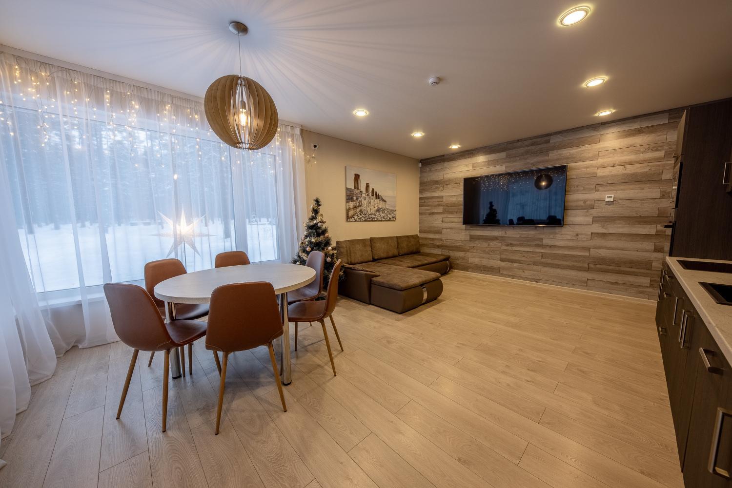 Three-Bedroom Villa - Photo 2