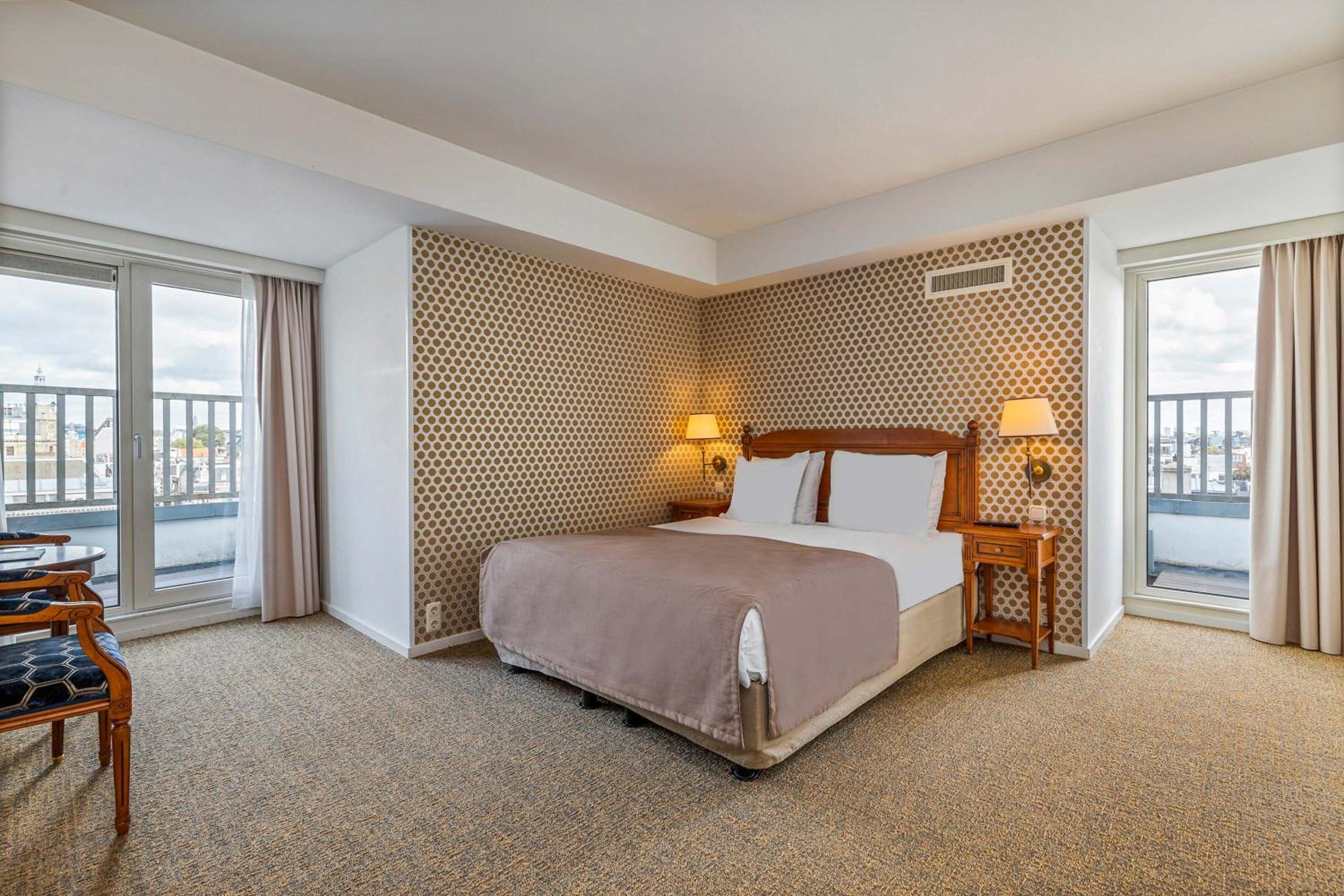 Superior Balcony Room
