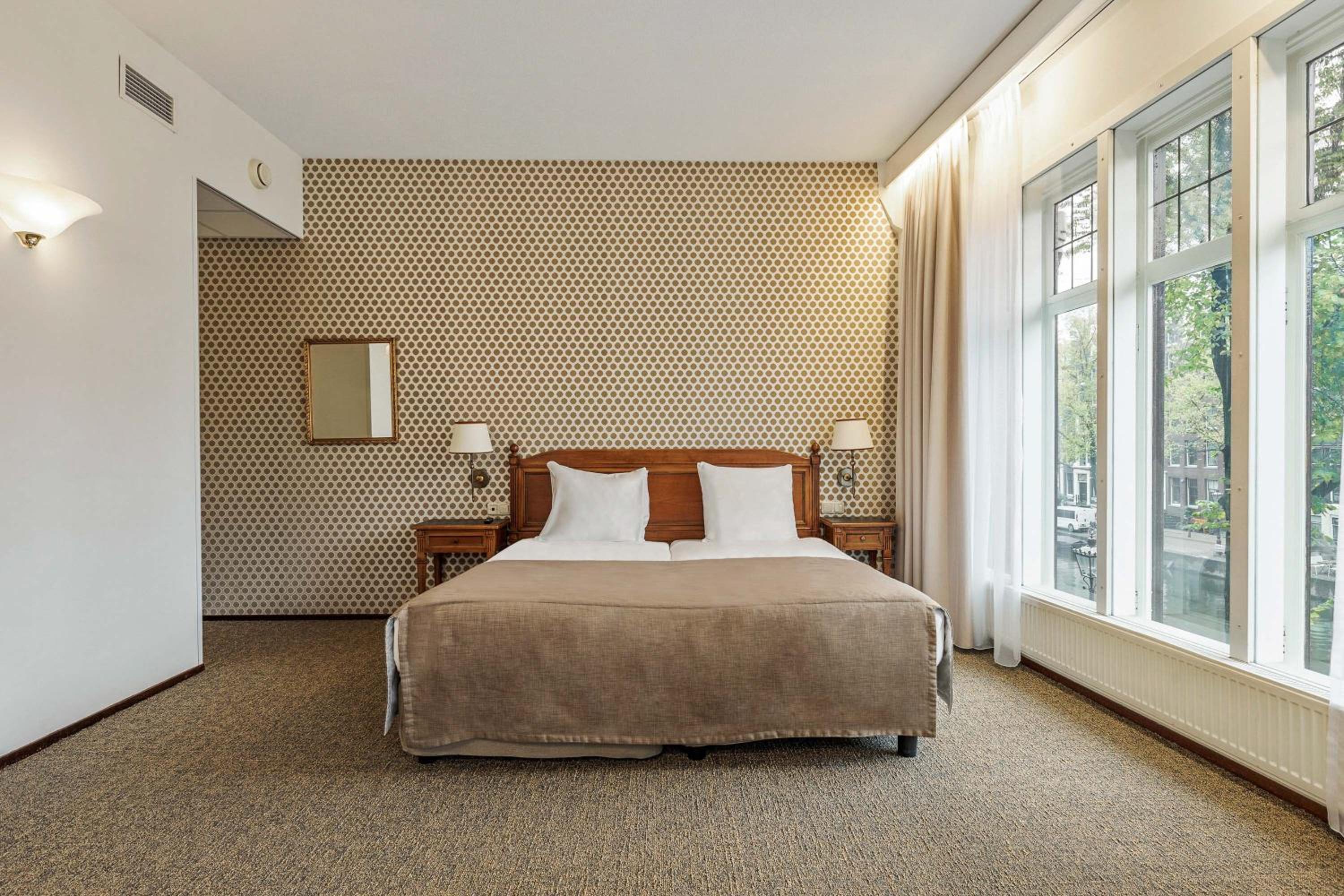 Junior Suite Canal View