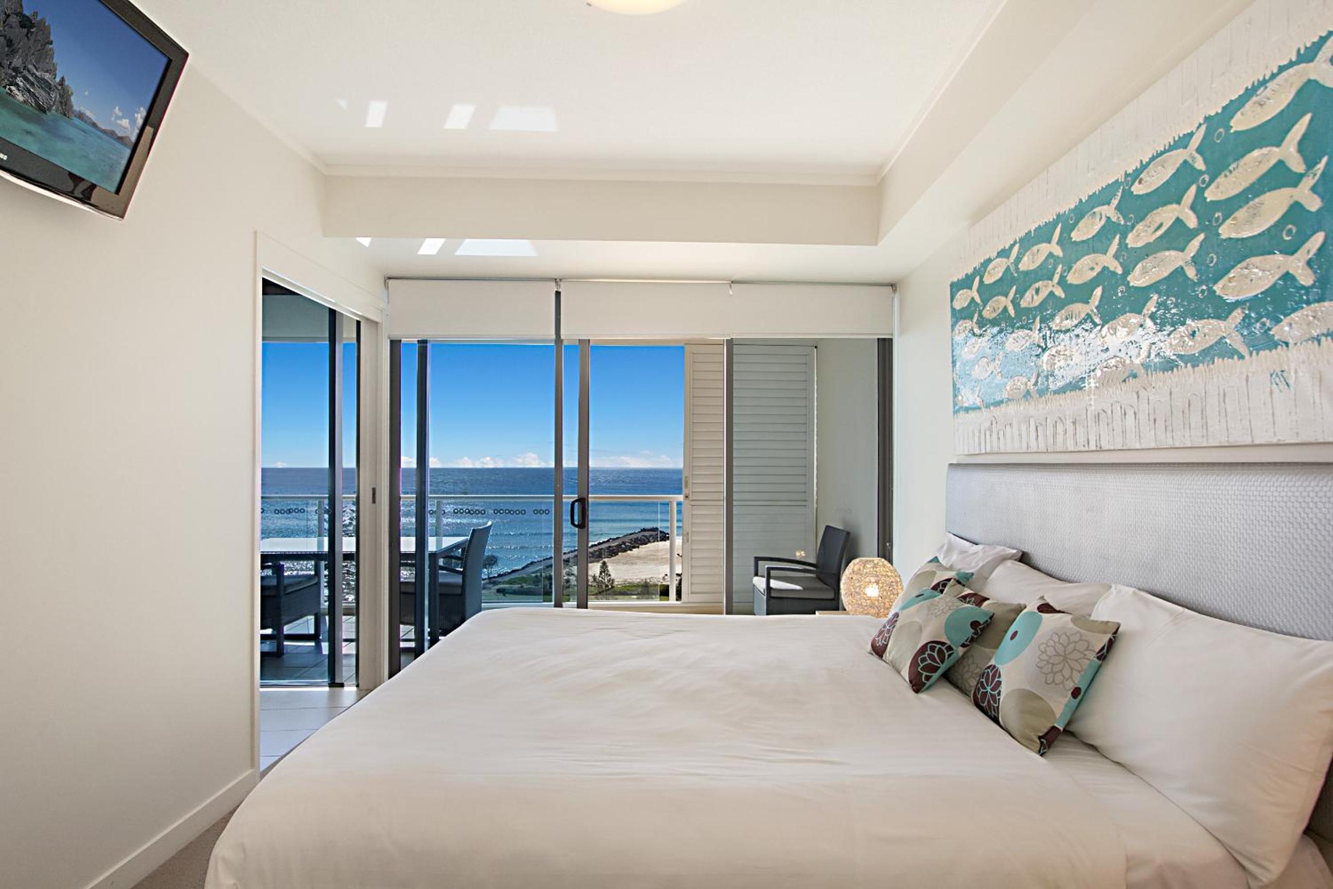 Two-Bedroom Apartment with Ocean View - Photo 10