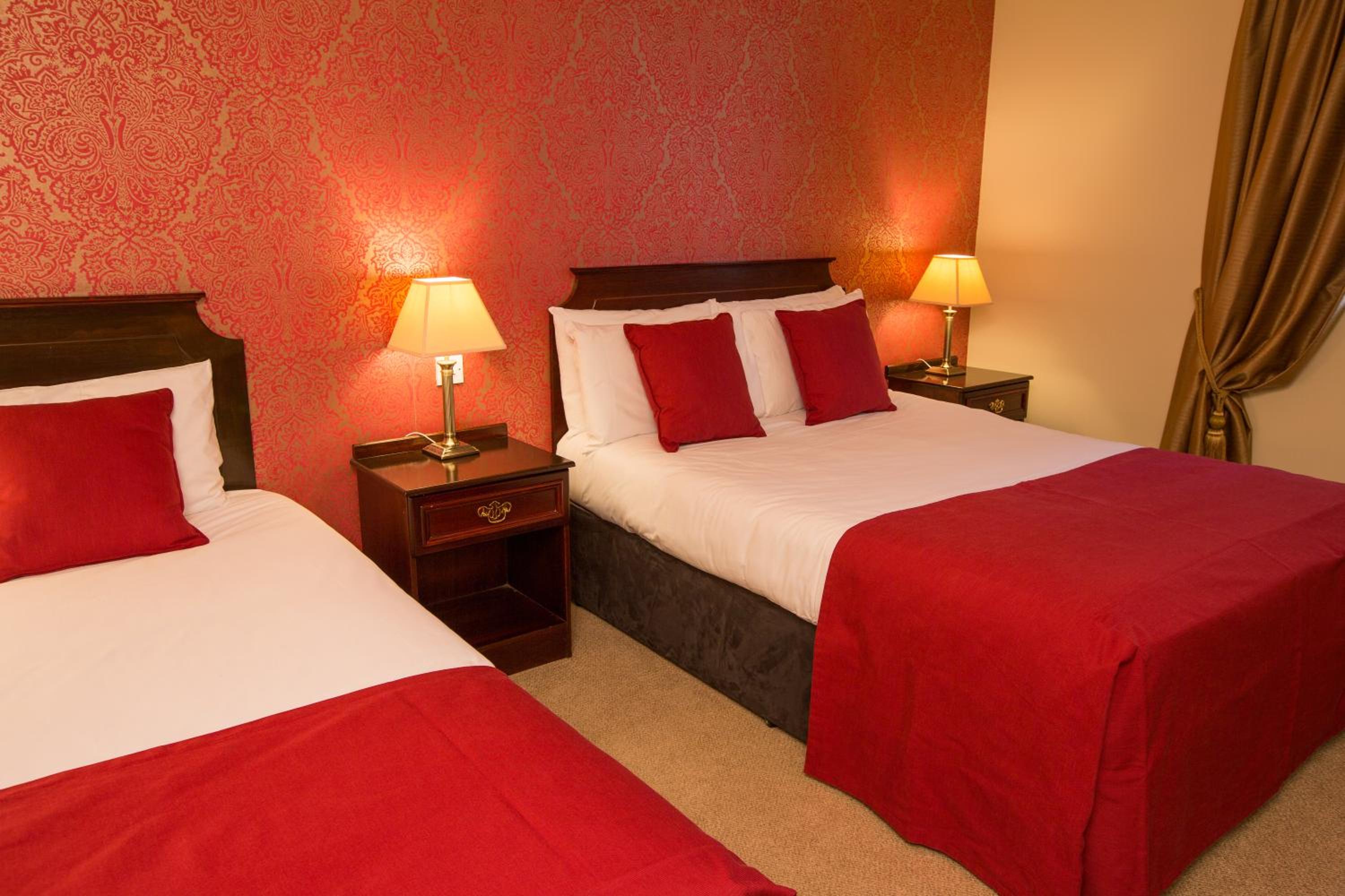 Standard Twin Room - Photo 4
