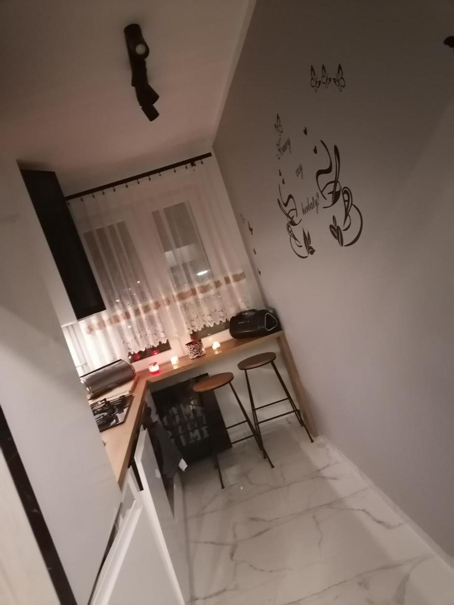 One-Bedroom Apartment - Photo 2
