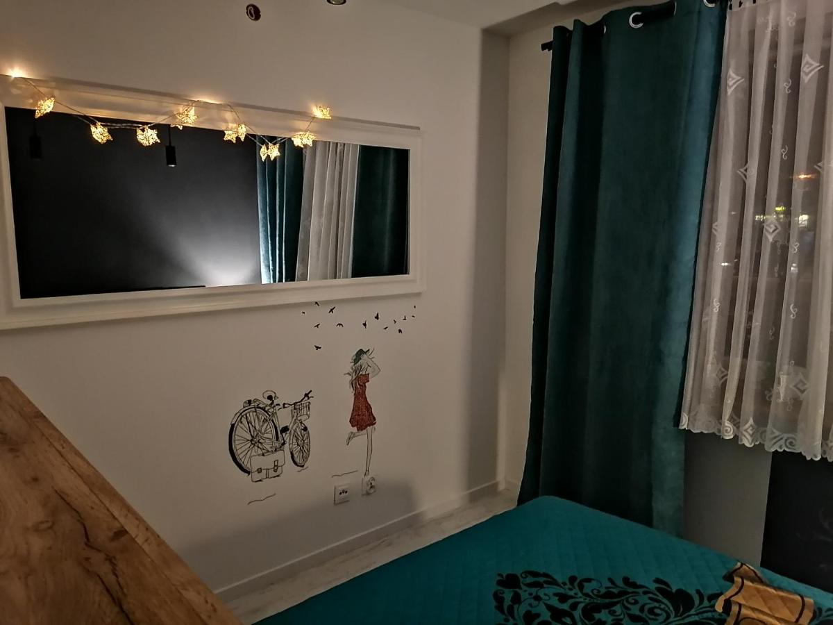 One-Bedroom Apartment - Photo 7