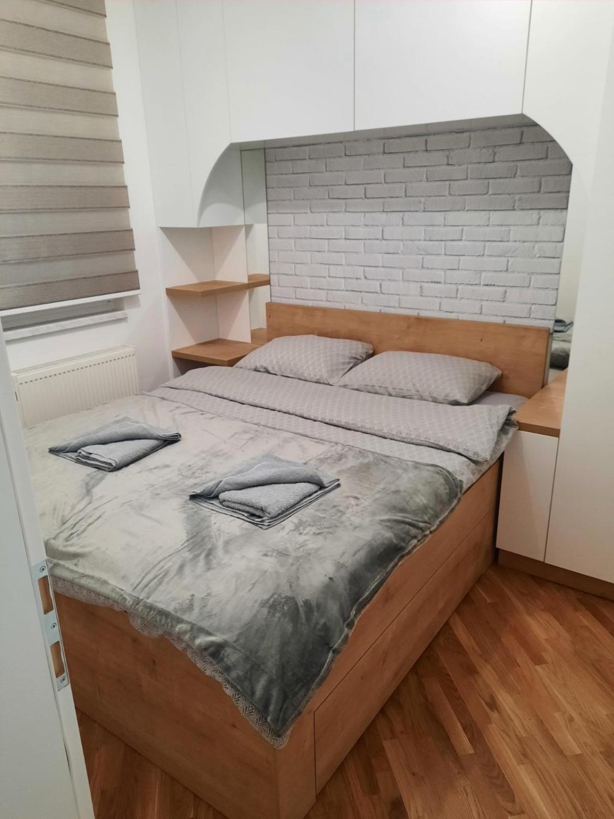 One-Bedroom Apartment photo 2