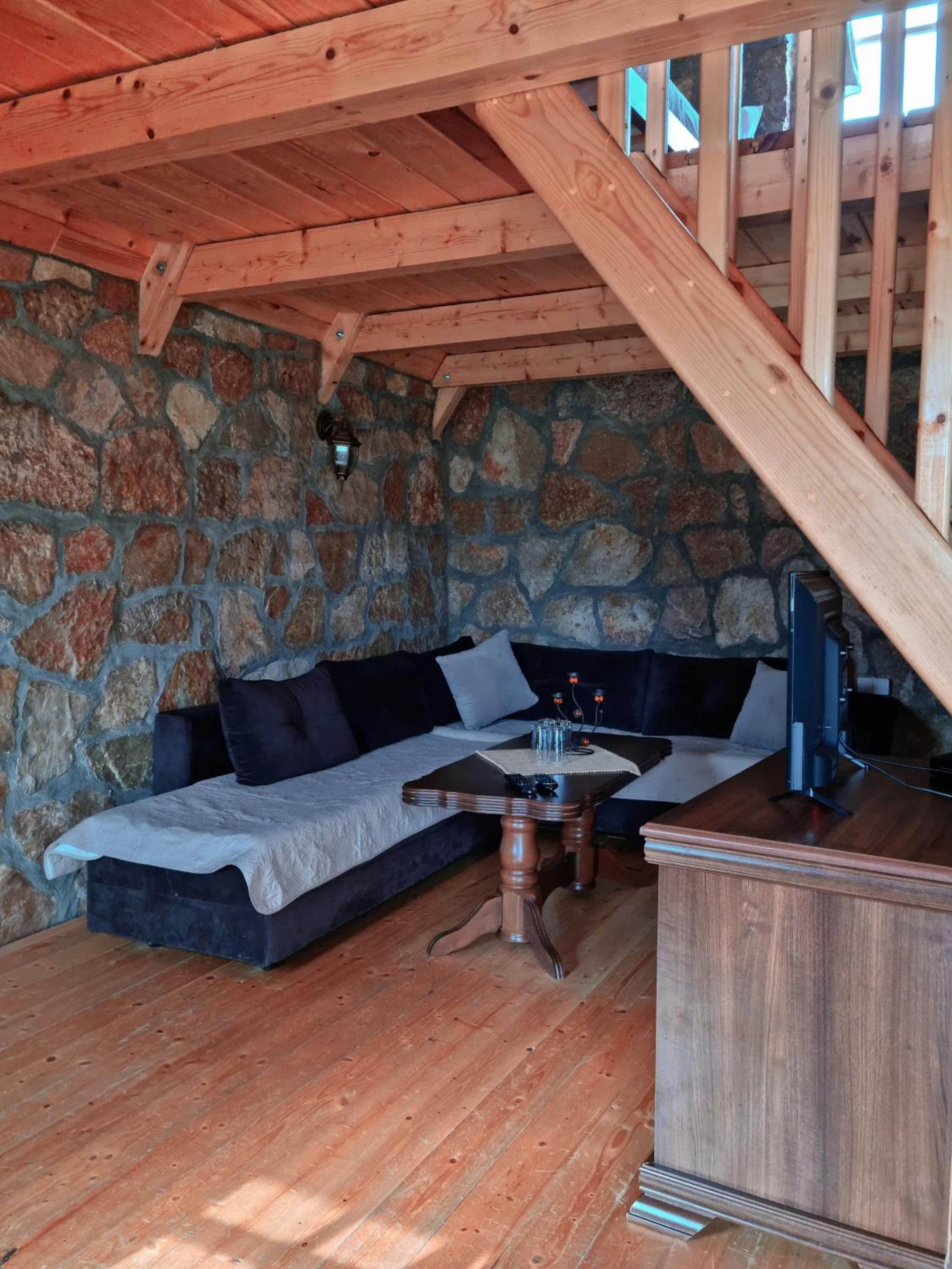 Apartment with Mountain View photo 2