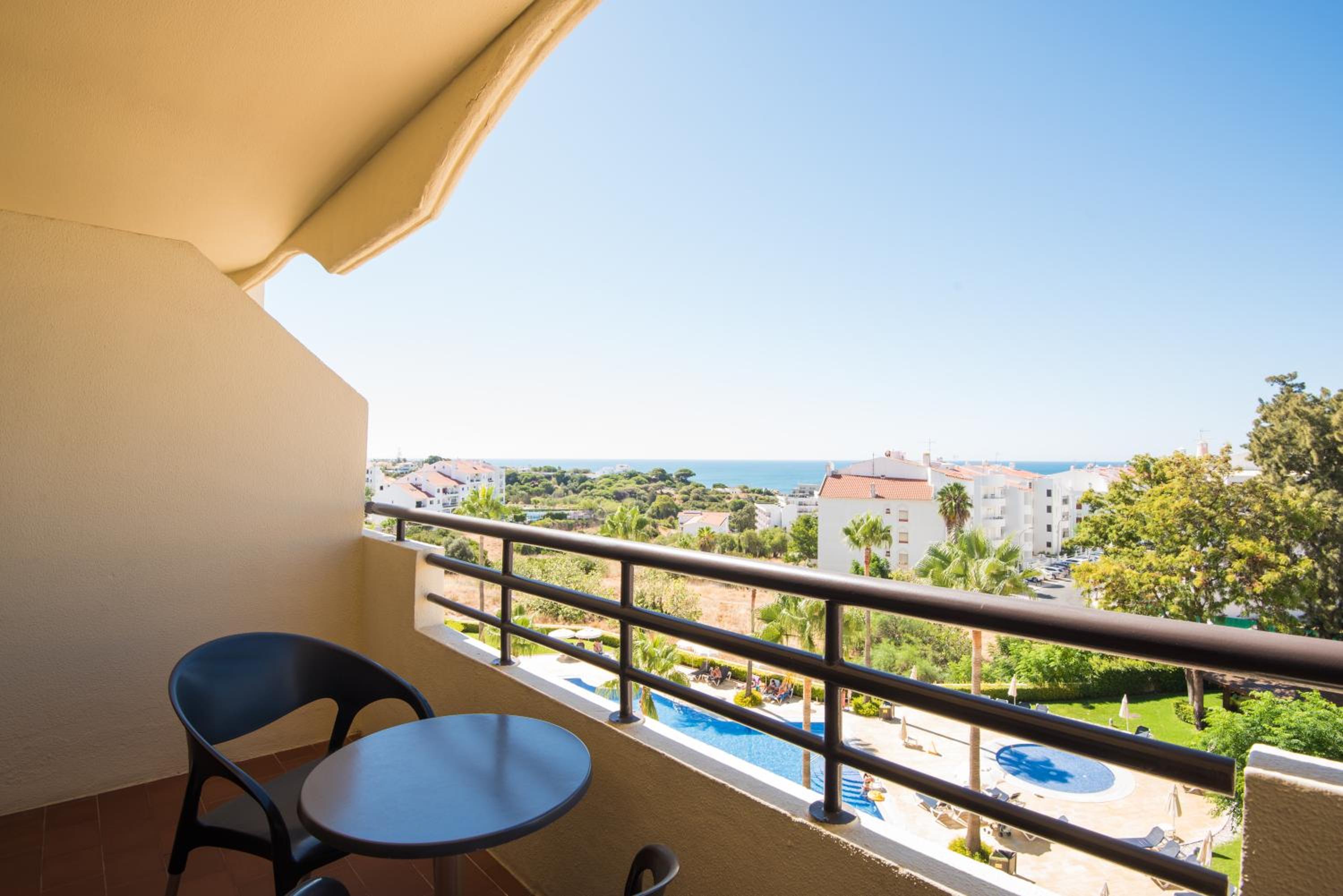 Single Room with Pool View photo 3