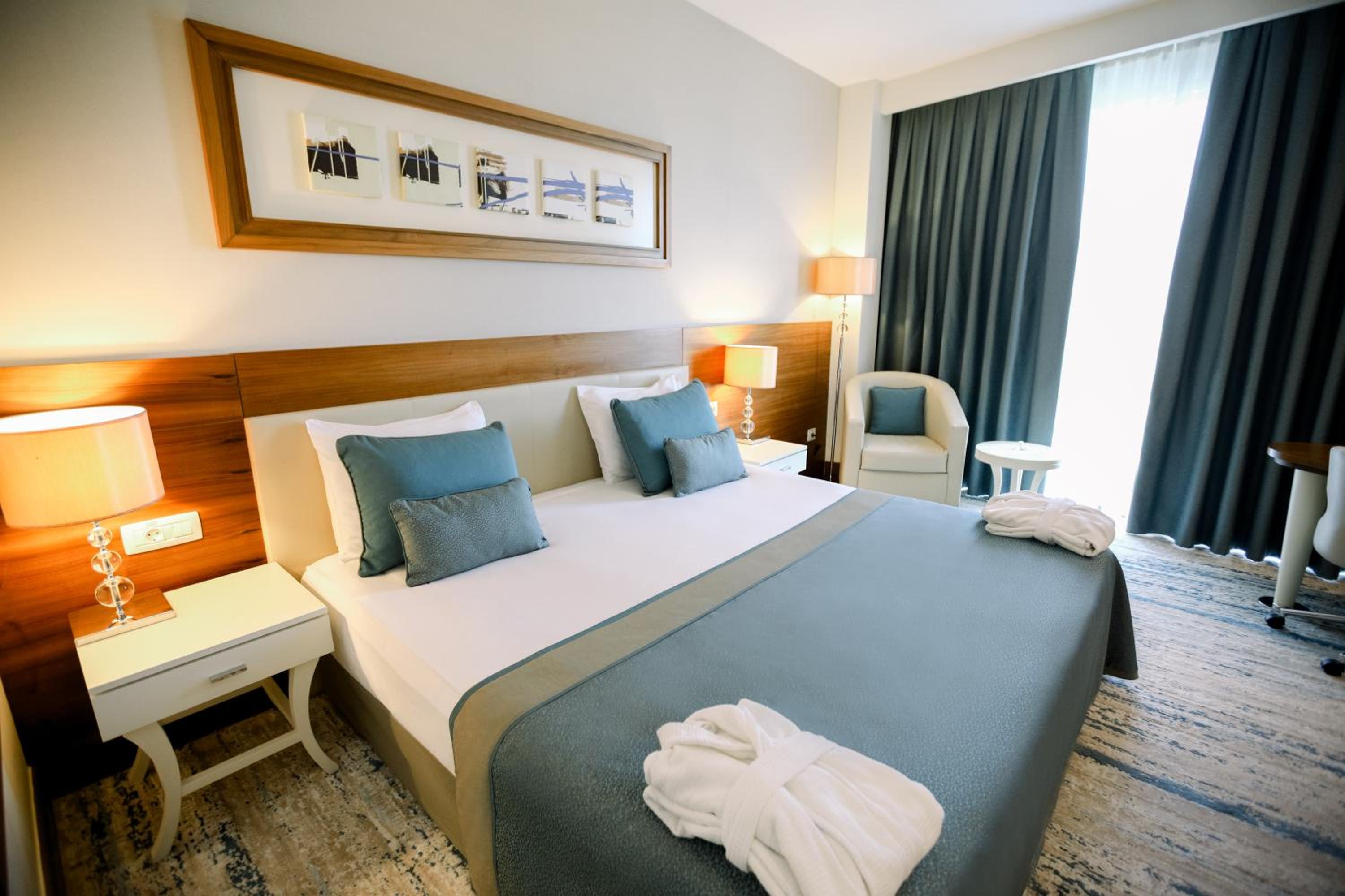 Standard Double or Twin Room - Photo 6
