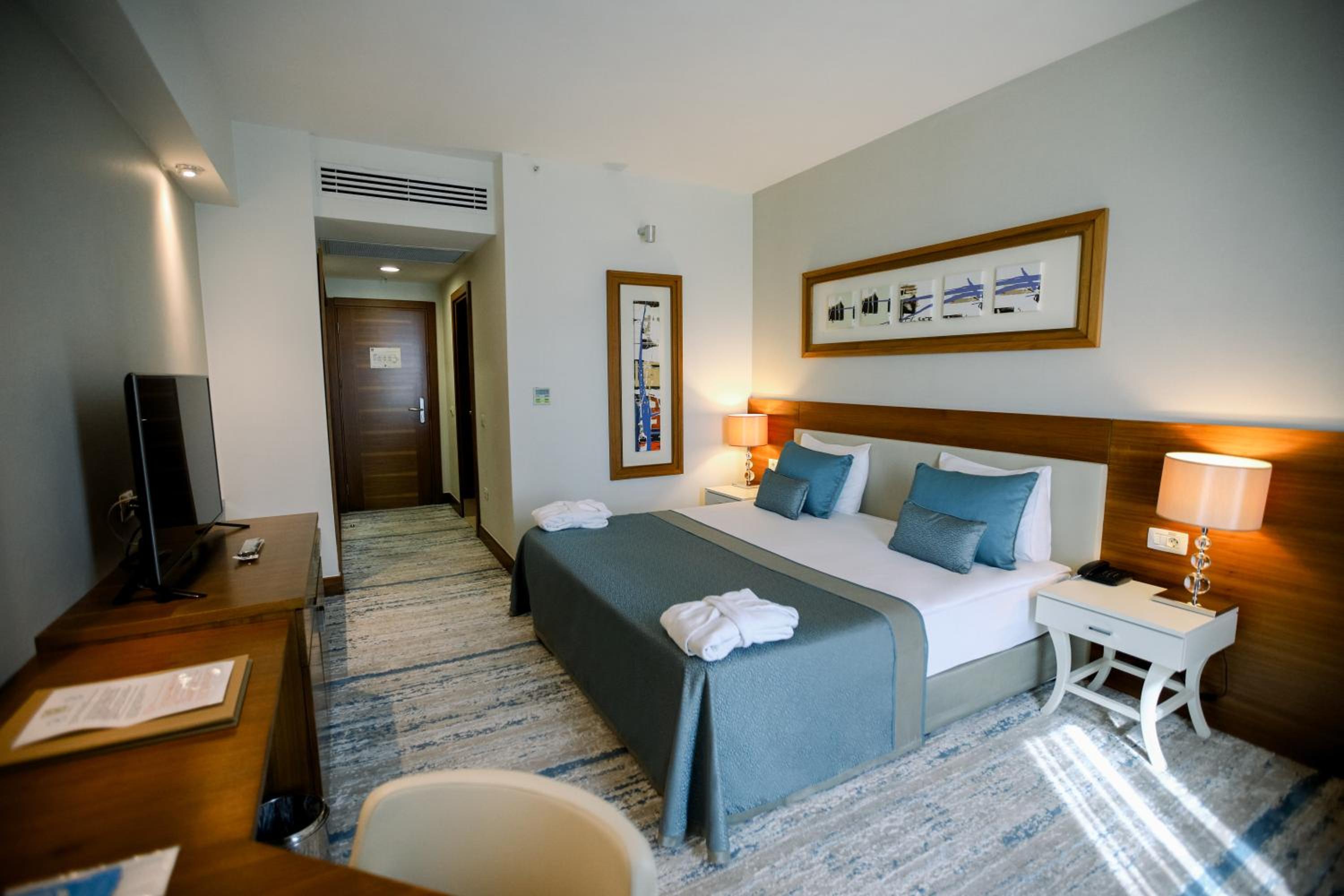 Standard Double or Twin Room - Photo 3