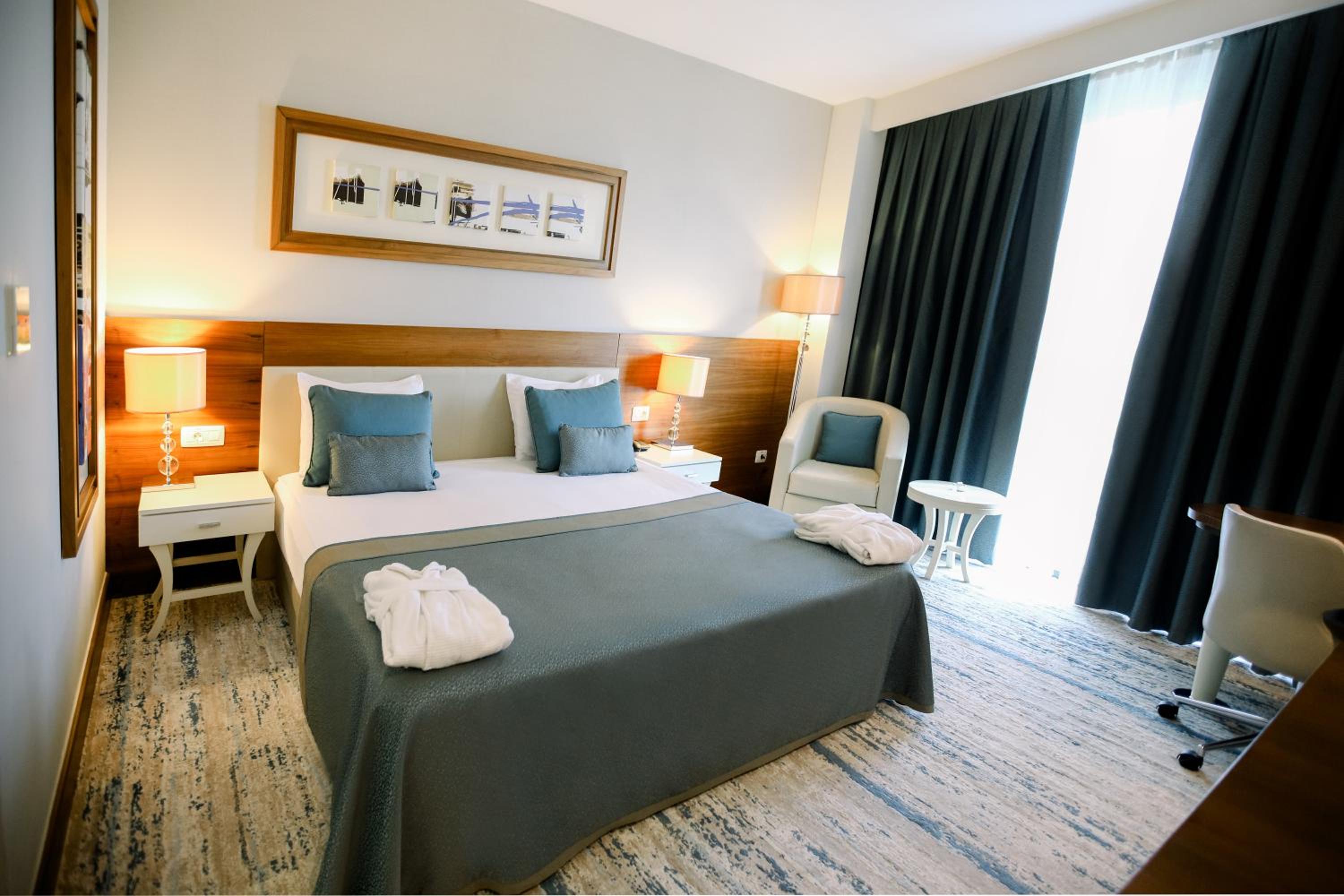 Standard Double or Twin Room - Photo 4