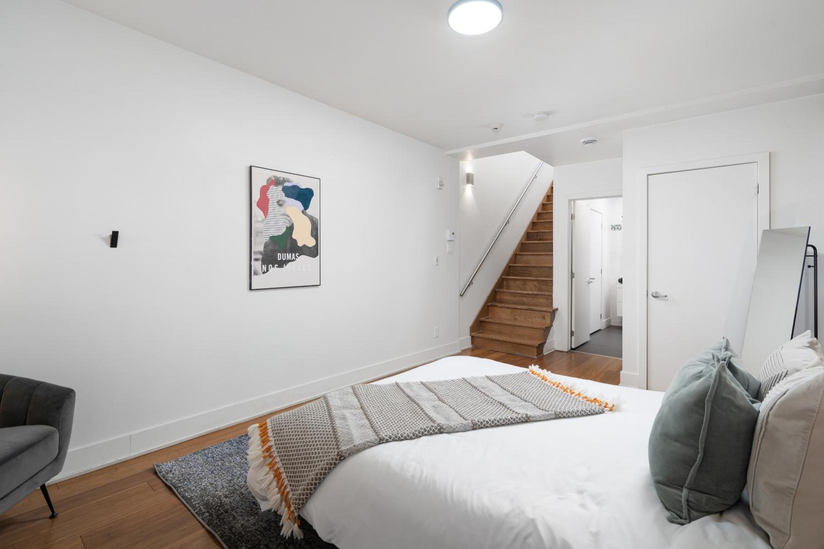 Apartment - Split Level - Photo 21