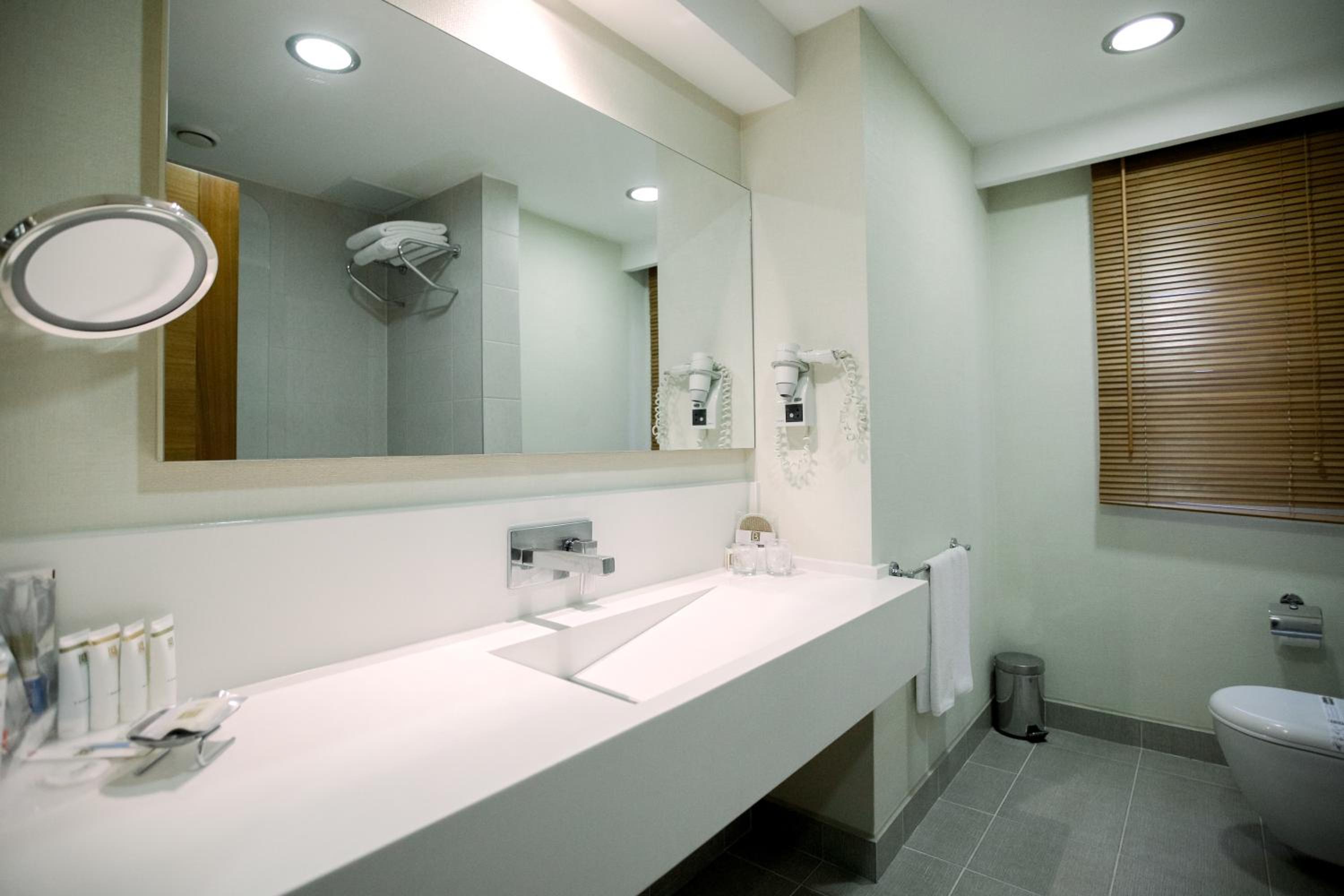 Executive Double Room - Photo 7