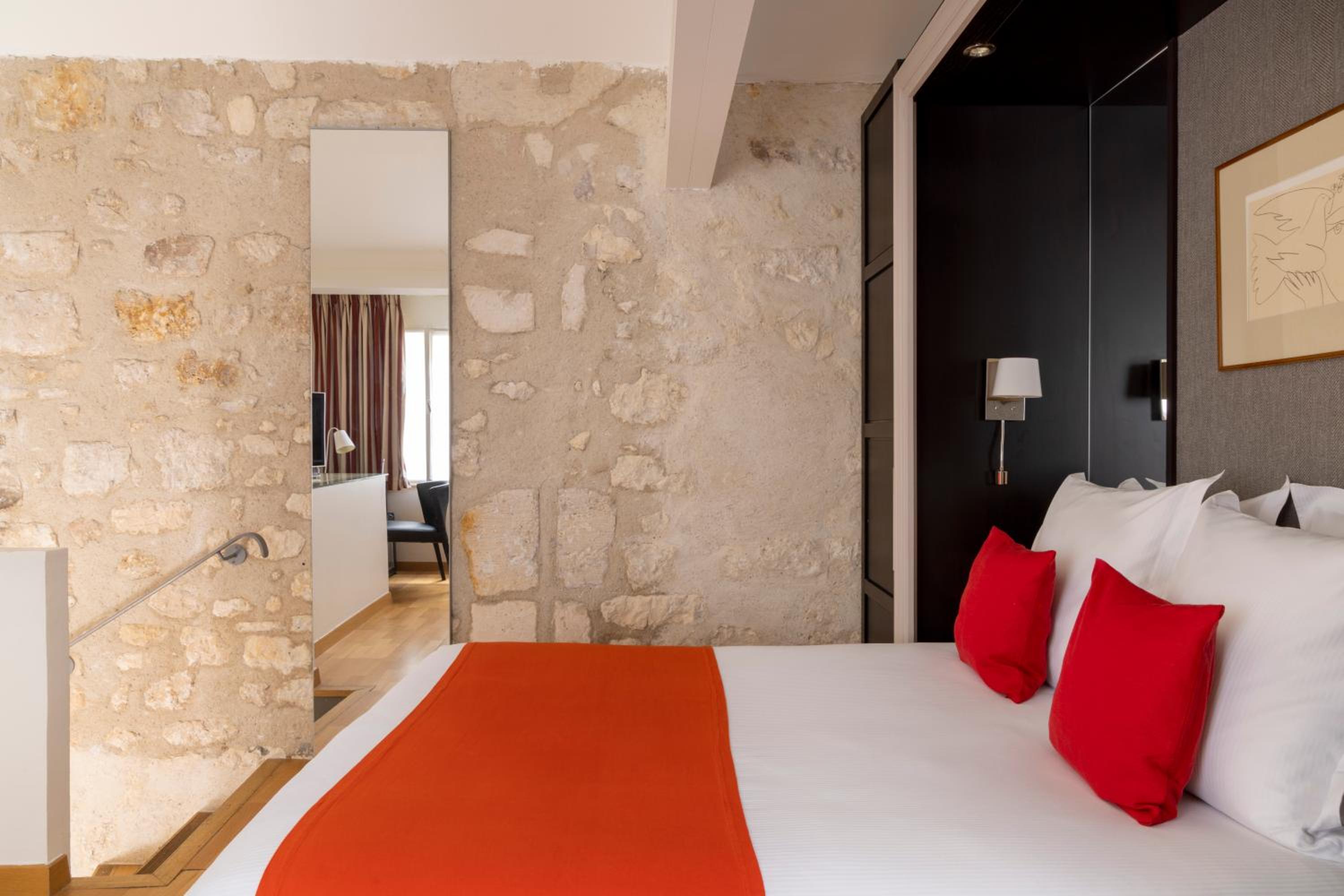 Superior Single Room With Bath photo 3