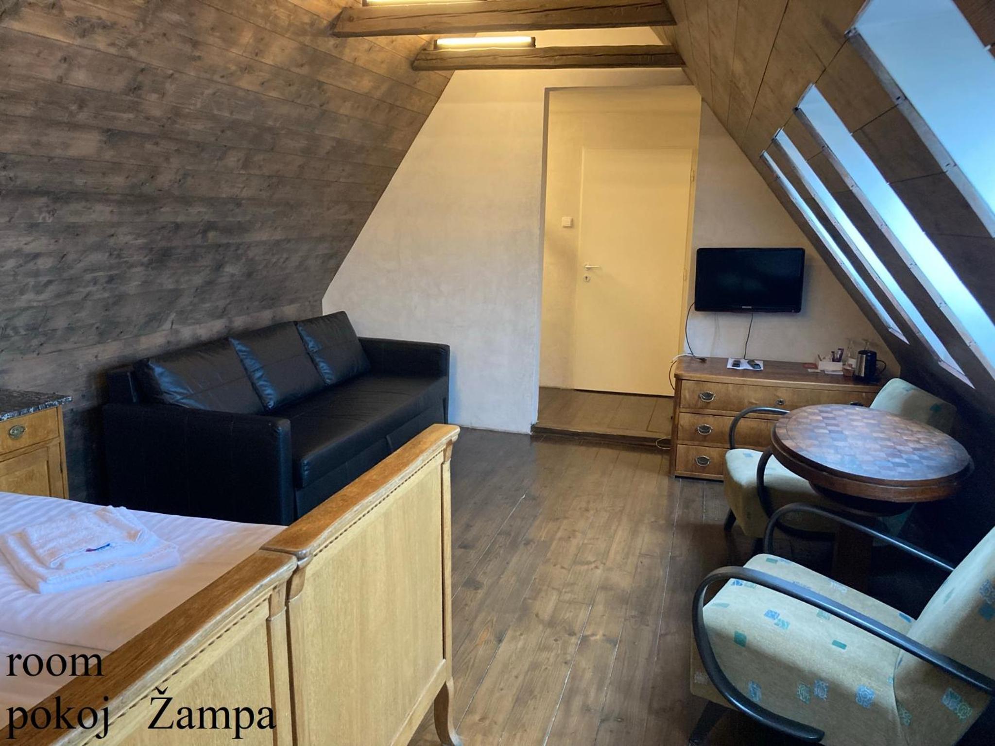 Double Room with Extra Bed - Photo 12