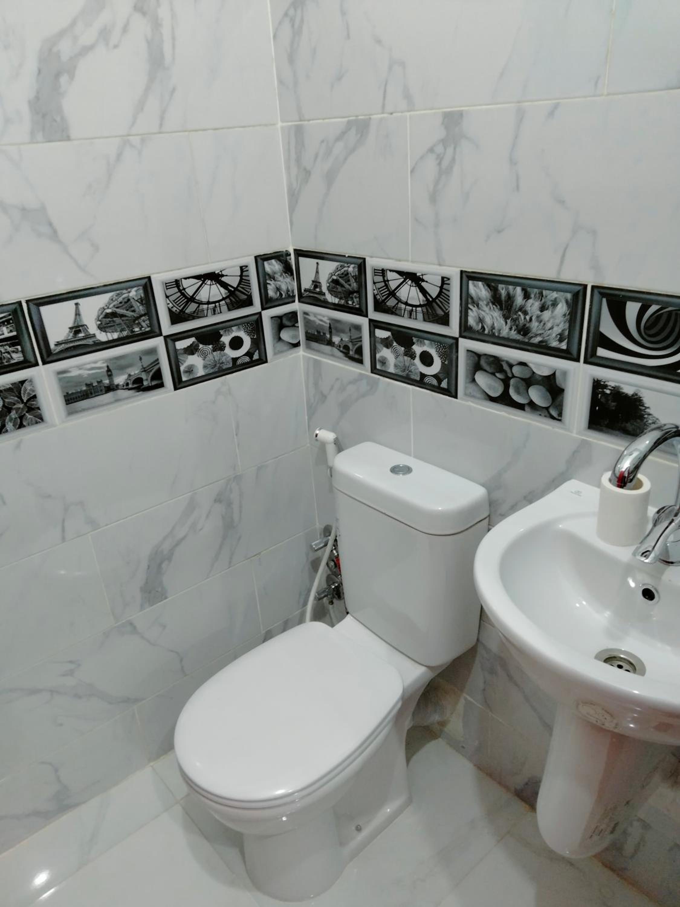 Budget Double Room - Photo 16