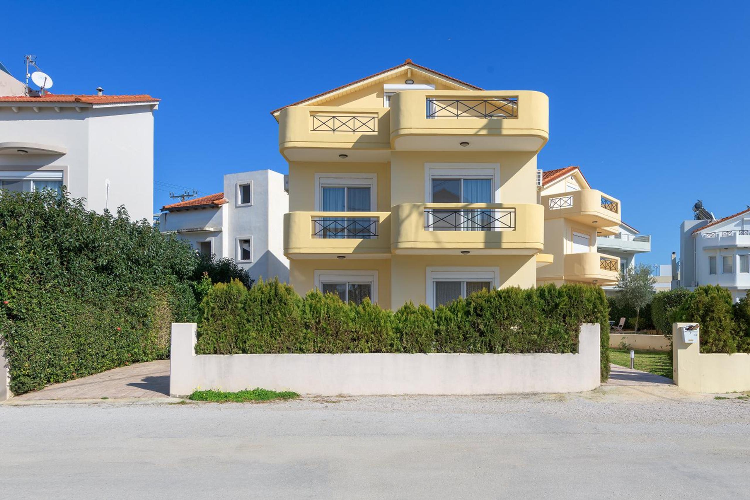 Villa photo 2