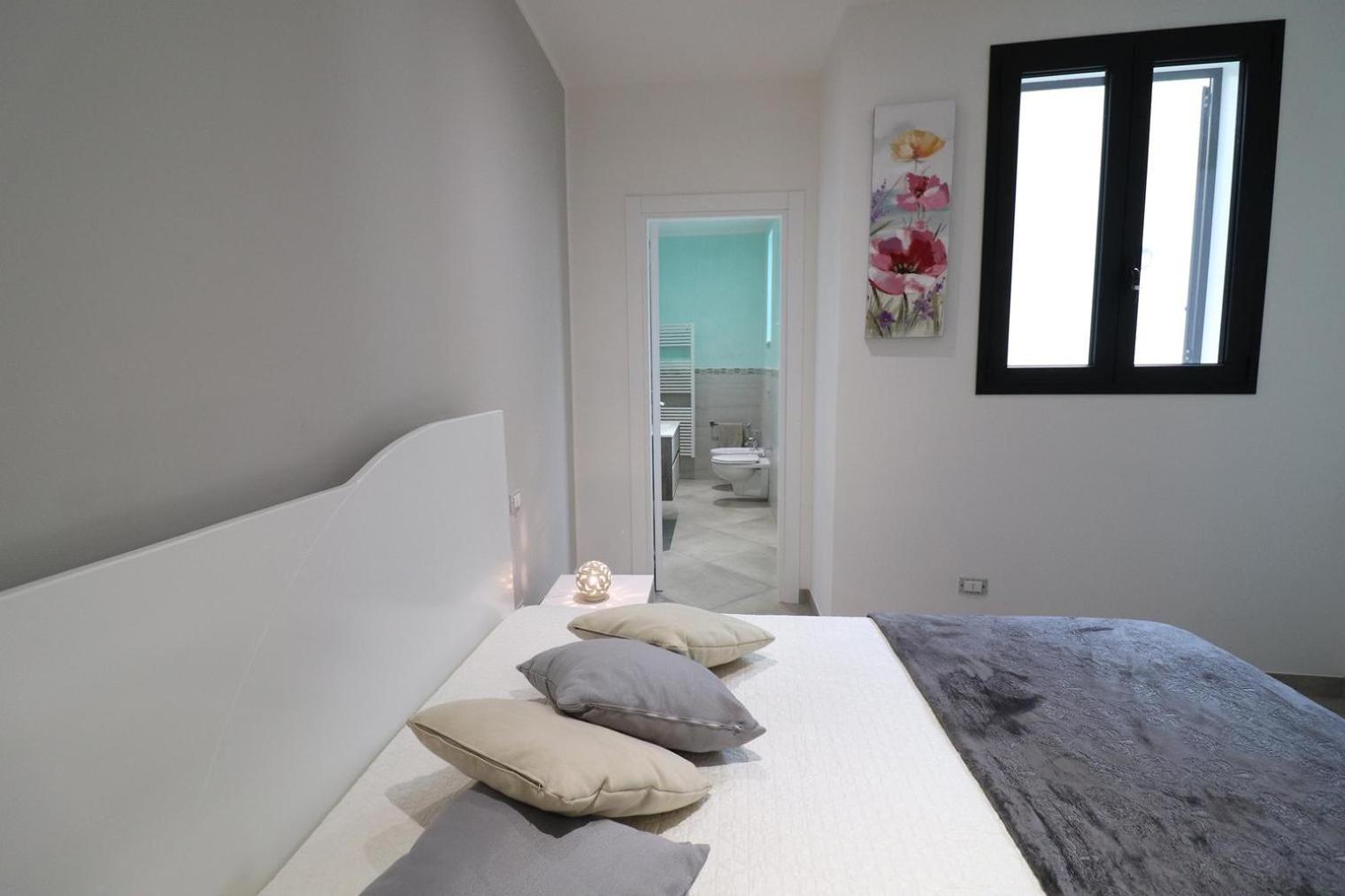 Two-Bedroom Deluxe Apartment with Balcony