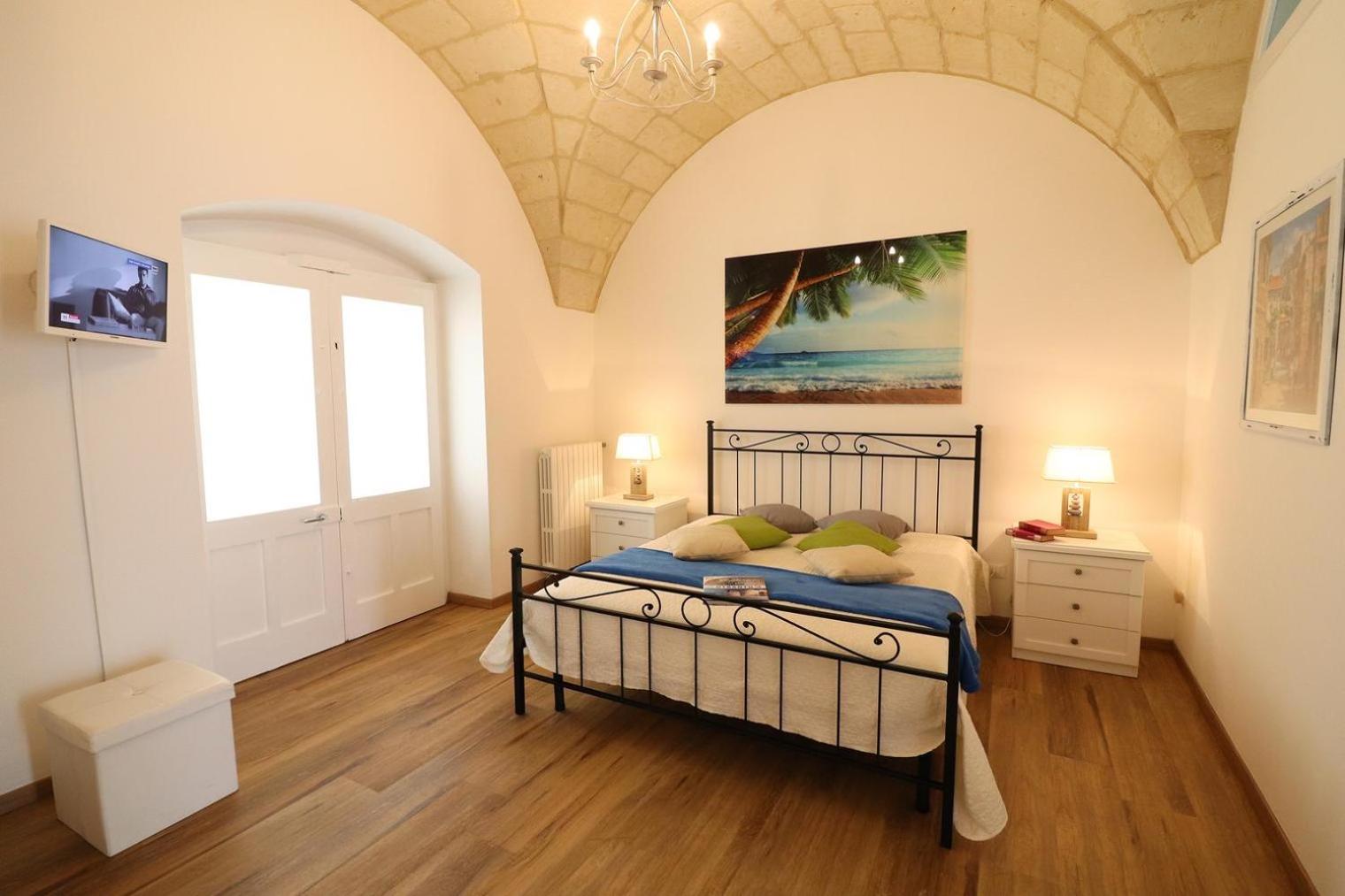 Two-Bedroom Deluxe Apartment with Balcony