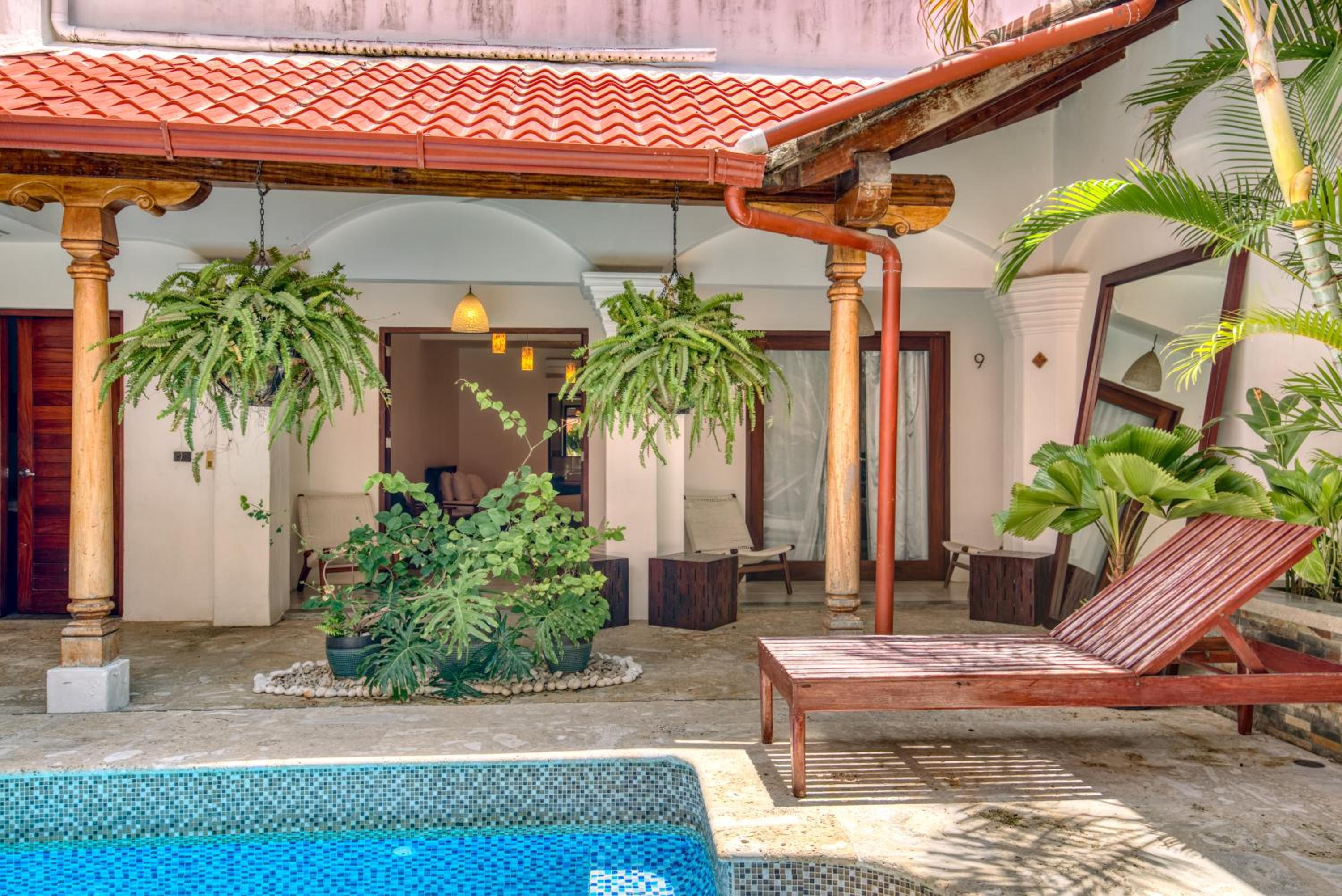 Queen Room with Pool View photo 1