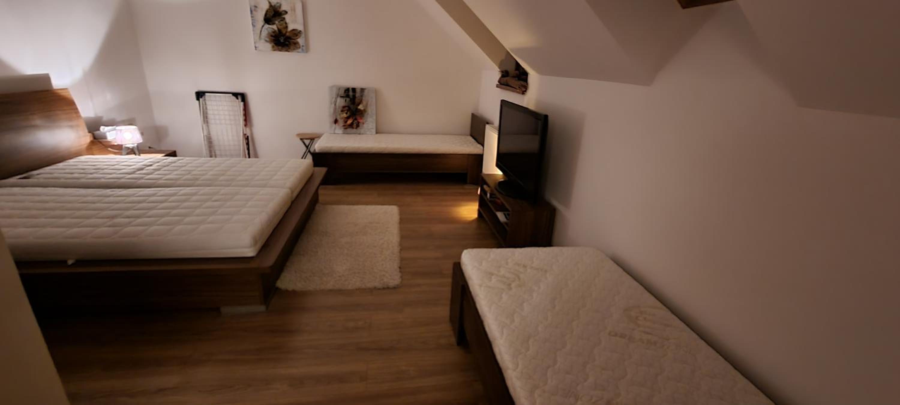 Apartment with Mountain View - Photo 9