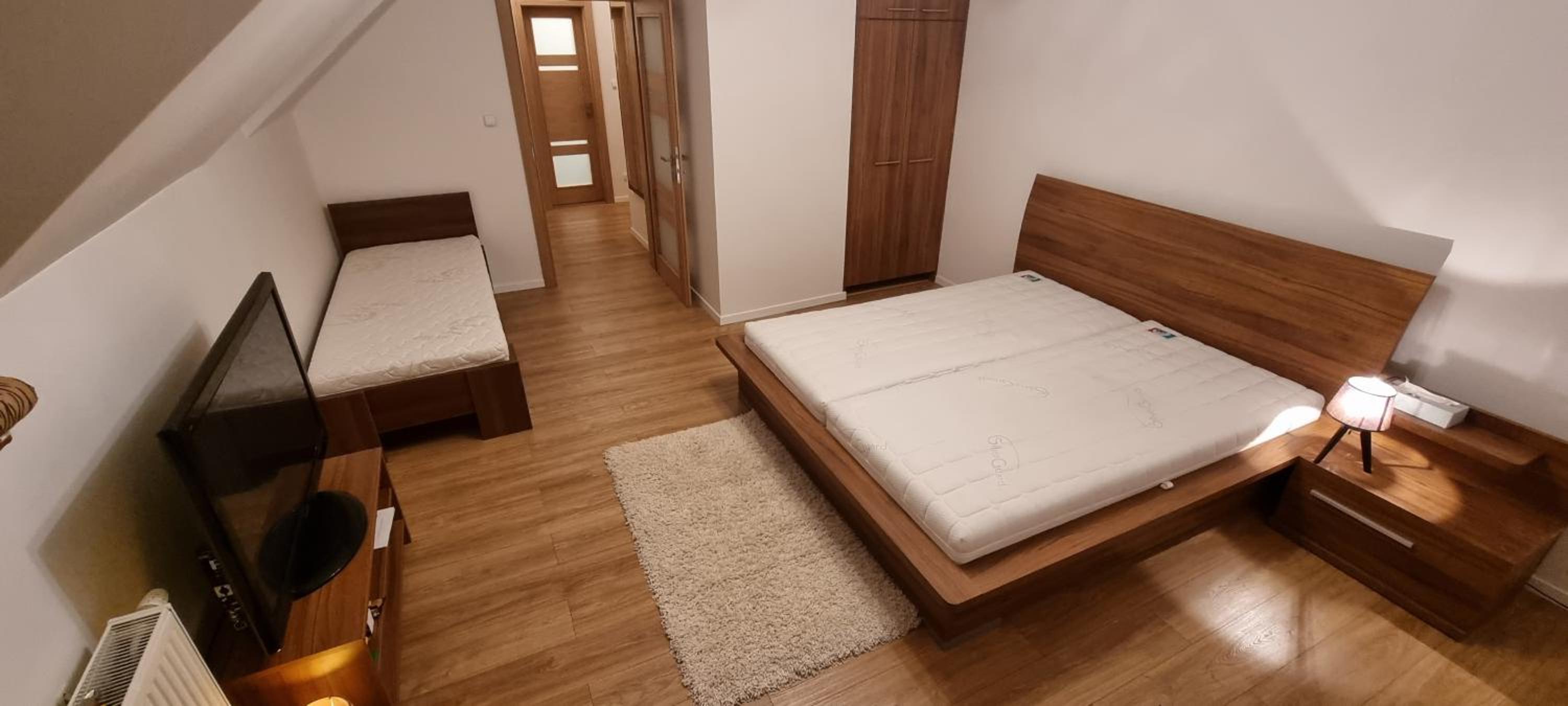 Apartment with Mountain View - Photo 8