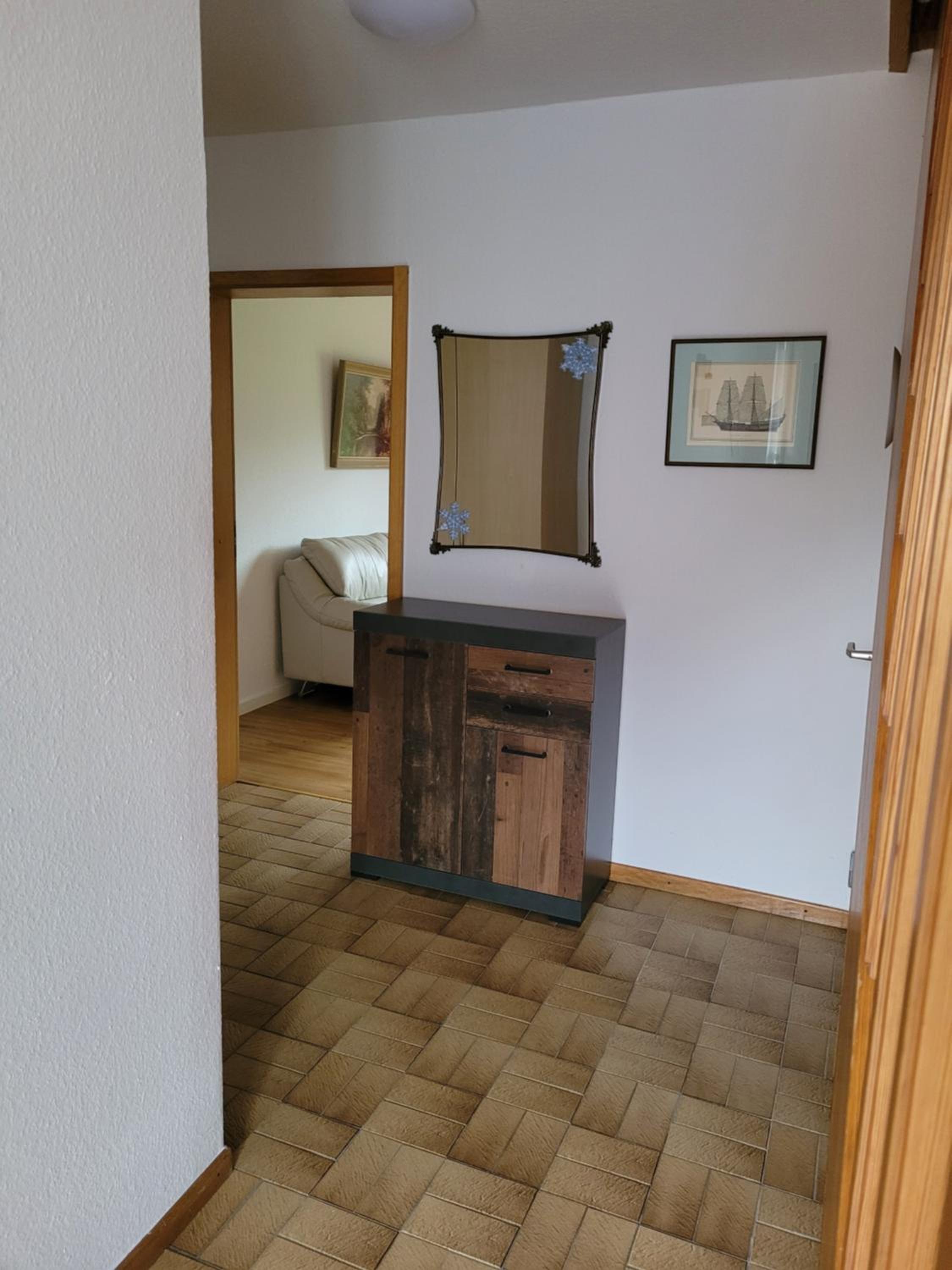 One-Bedroom Apartment photo 1