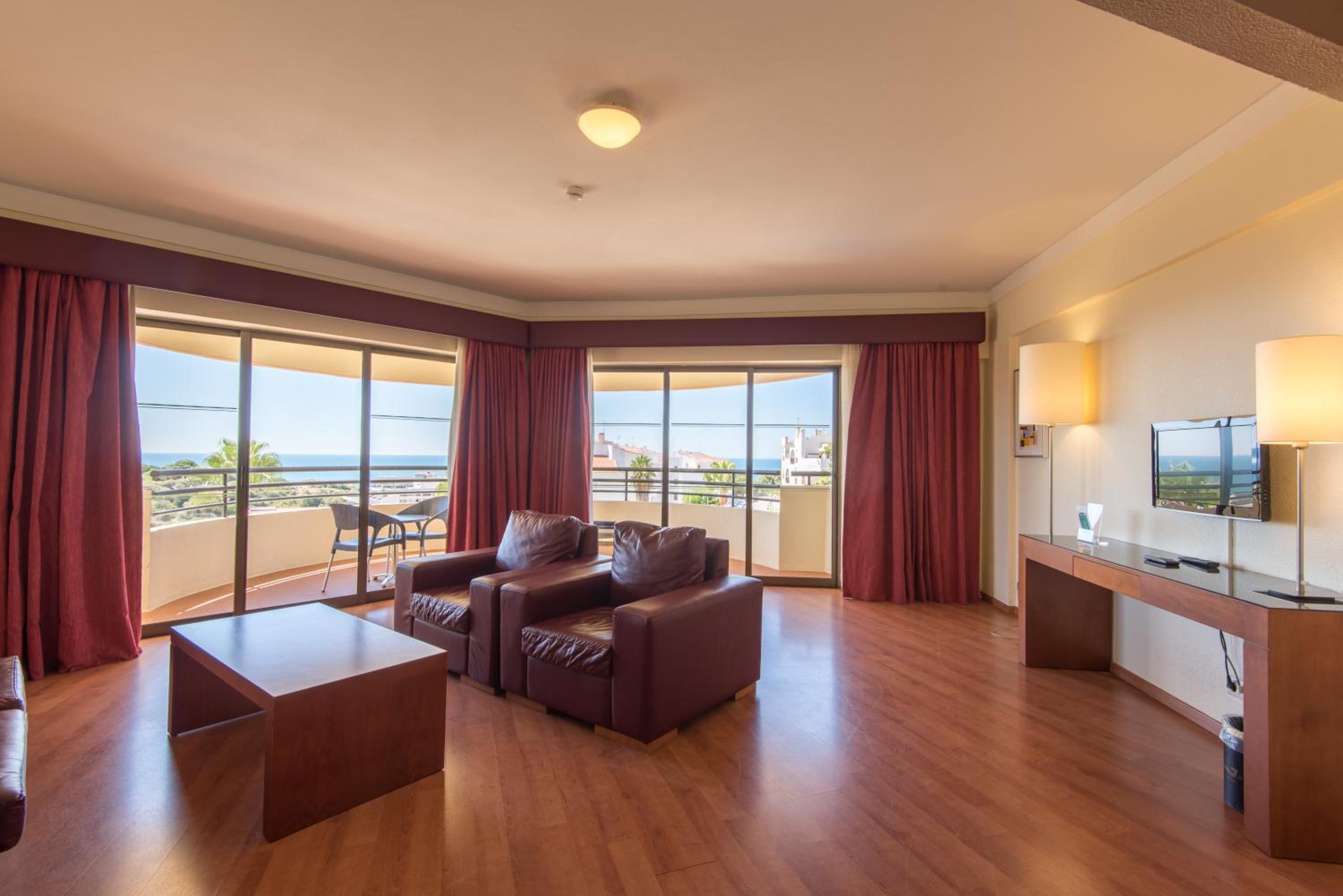 Two-Bedroom Suite thumbnail 6