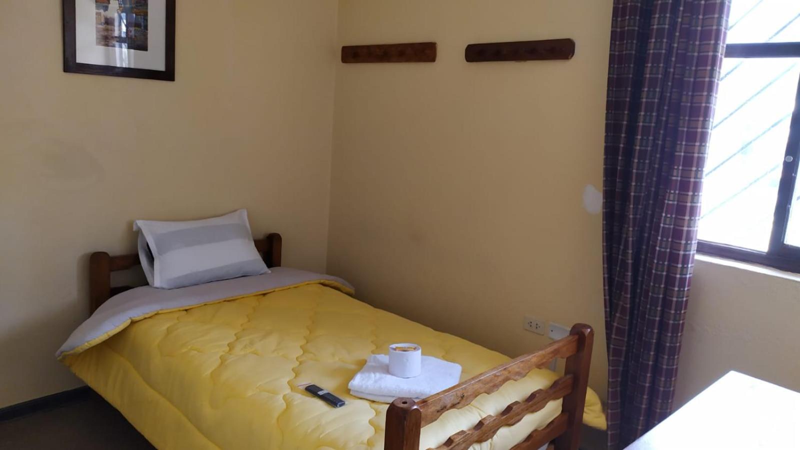 Bed in 6-Bed Mixed Dormitory Room photo 3