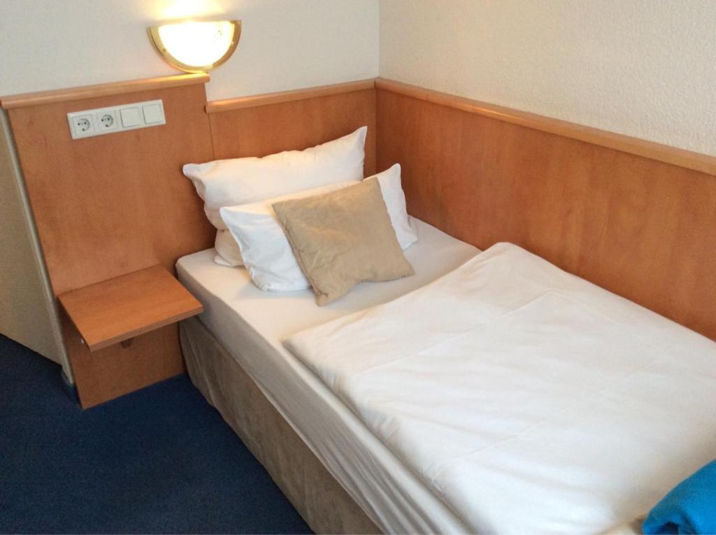 Single Room photo 2