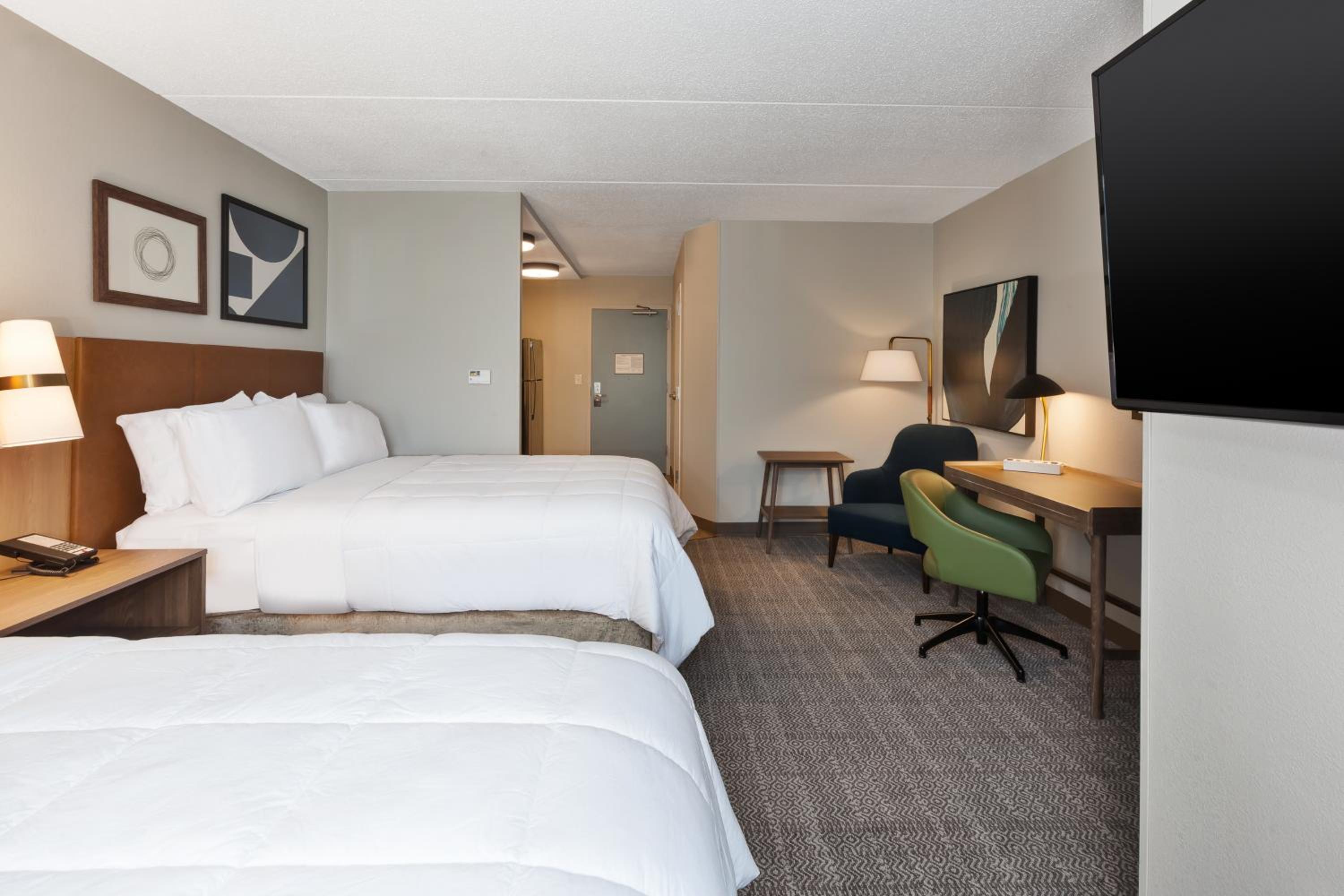 Studio Suite with Two Queen Beds - Photo 4